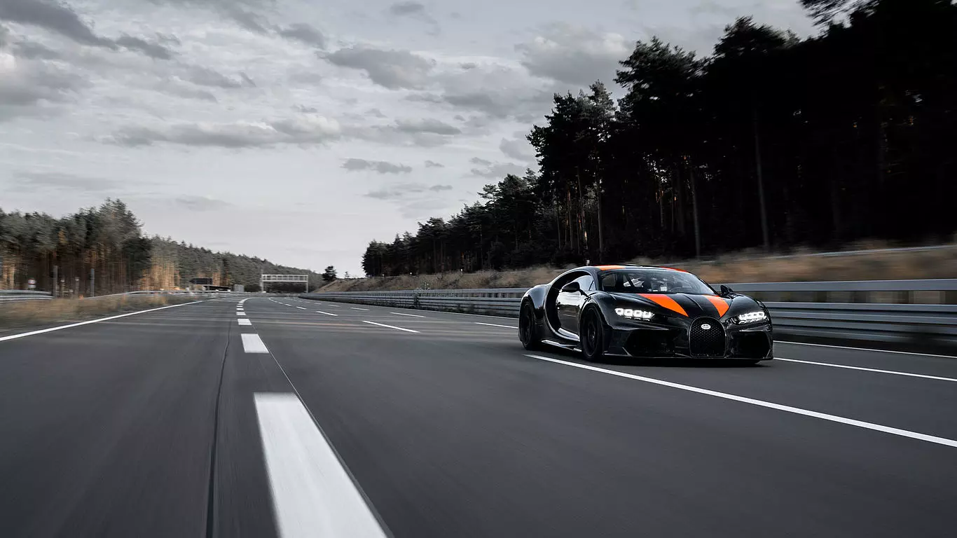 At 490kmph, modified Bugatti Chiron sets new top-speed record At 490kmph, modified Bugatti Chiron sets new top-speed record