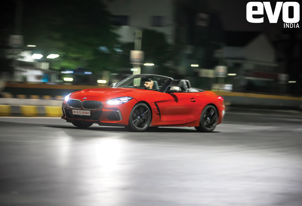 Prowling the night in the BMW Z4 Prowling the night in the BMW Z4