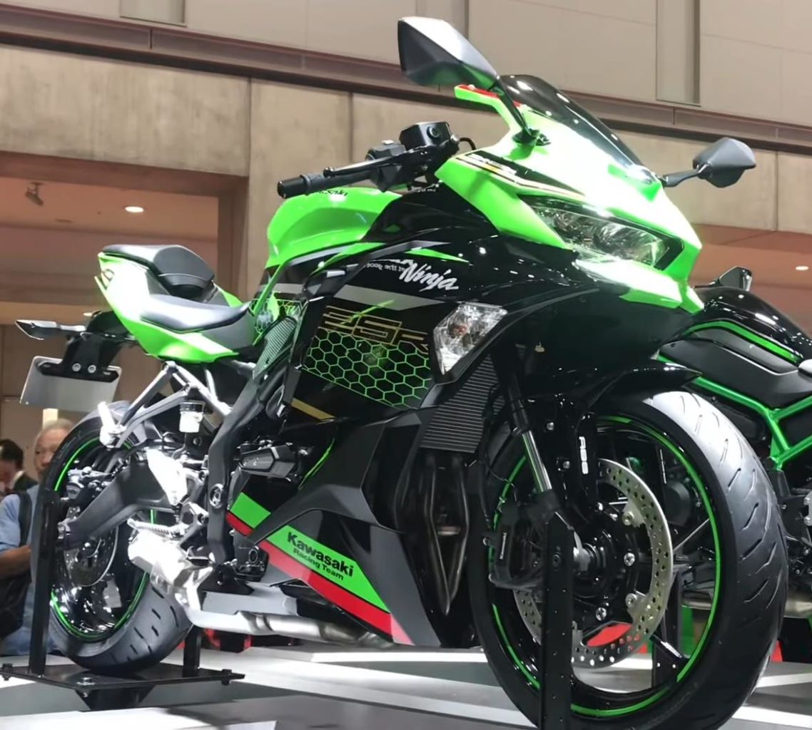 Kawasaki unveils Ninja ZX-25R with an inline-four engine