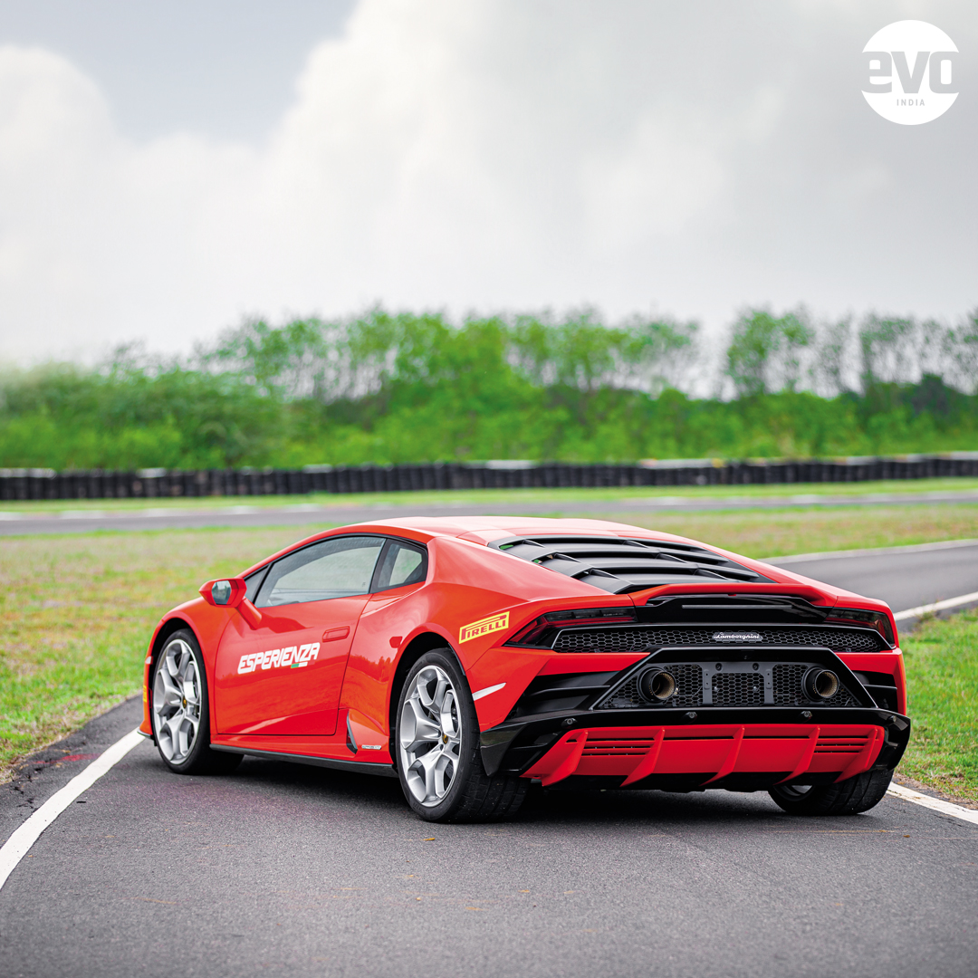 Lamborghini Huracan Evo #WallpaperWednesday