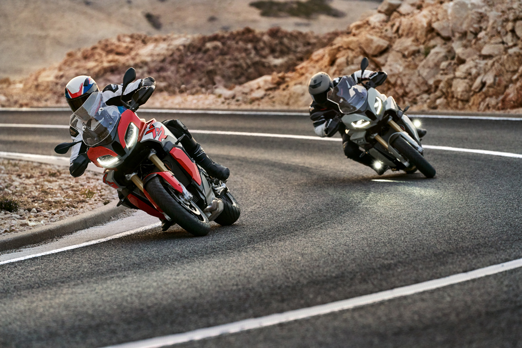 EICMA 2019: BMW Motorrad unveils F 900 R, F 900 XR, S 1000XR and R 18/2 concept EICMA 2019: BMW Motorrad unveils F 900 R, F 900 XR, S 1000XR and R 18/2 concept