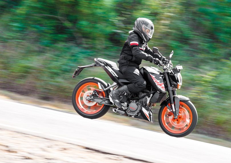 2020 KTM 200 Duke teased 2020 KTM 200 Duke teased