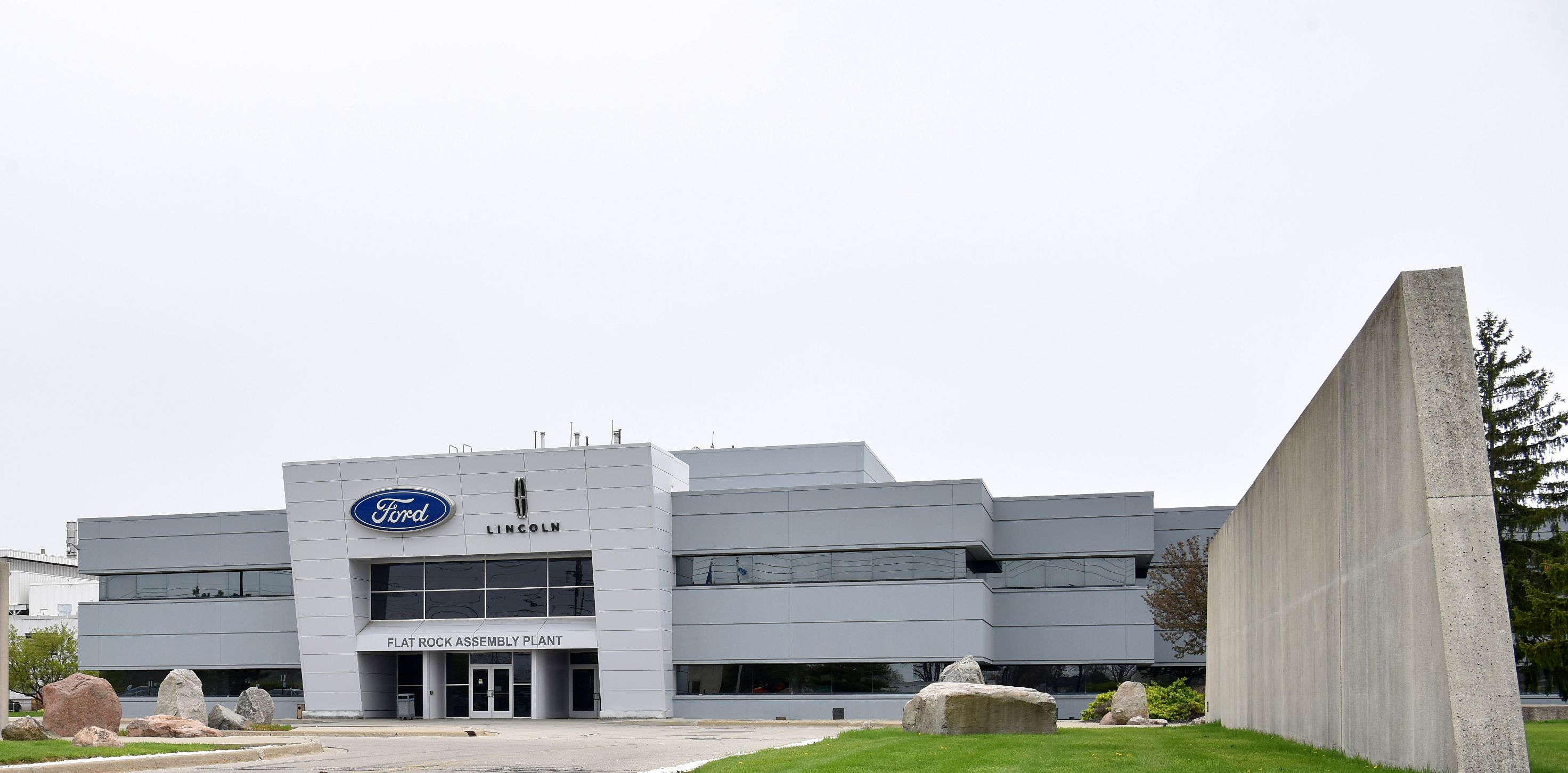 Coronavirus disrupts vehicle production across the globe