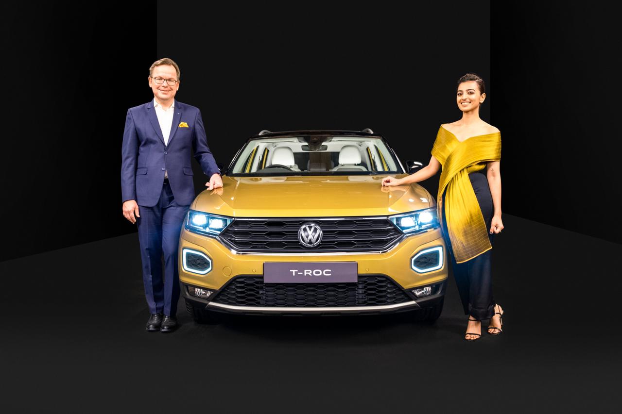 Volkswagen T-Roc launched at Rs 19.99 lakh | To rival the Jeep Compass and upcoming Skoda Karoq Volkswagen T-Roc launched at Rs 19.99 lakh | To rival the Jeep Compass and upcoming Skoda Karoq