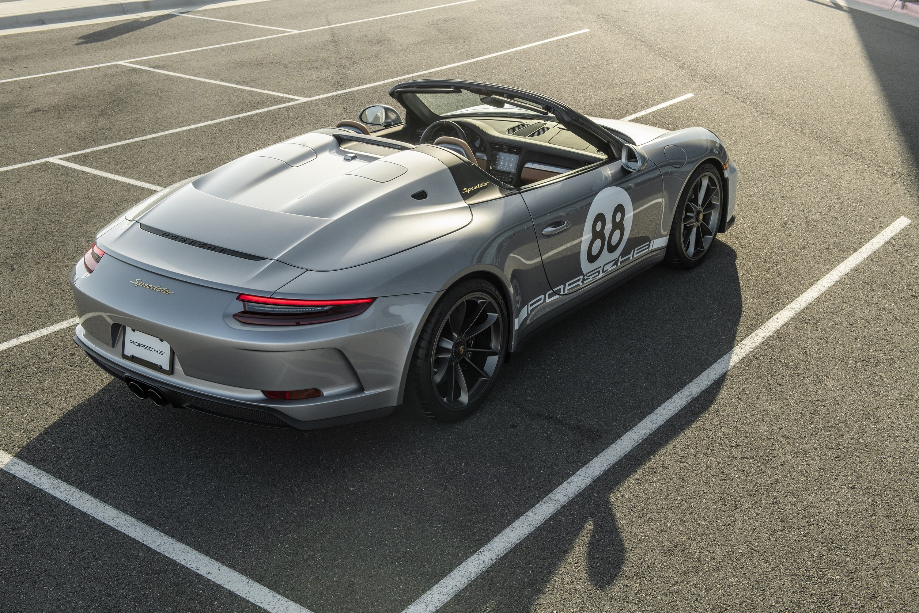 Porsche and auction house RM Sotheby’s to auction the last 911 (991) version for Covid19 relief efforts Porsche and auction house RM Sotheby’s to auction the last 911 (991) version for Covid19 relief efforts
