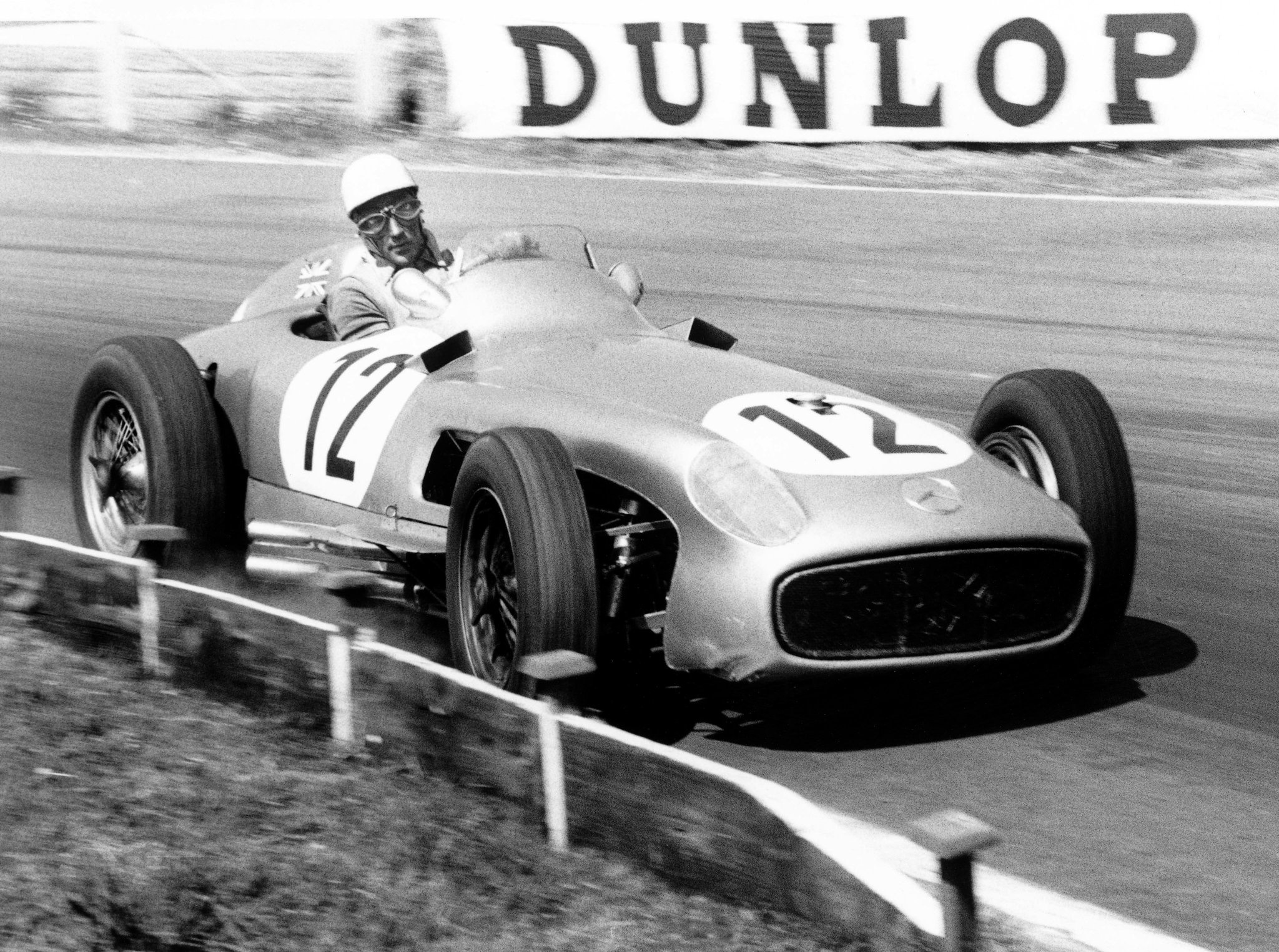 Formula 1 legend Sir Stirling Moss passes away at the age of 90