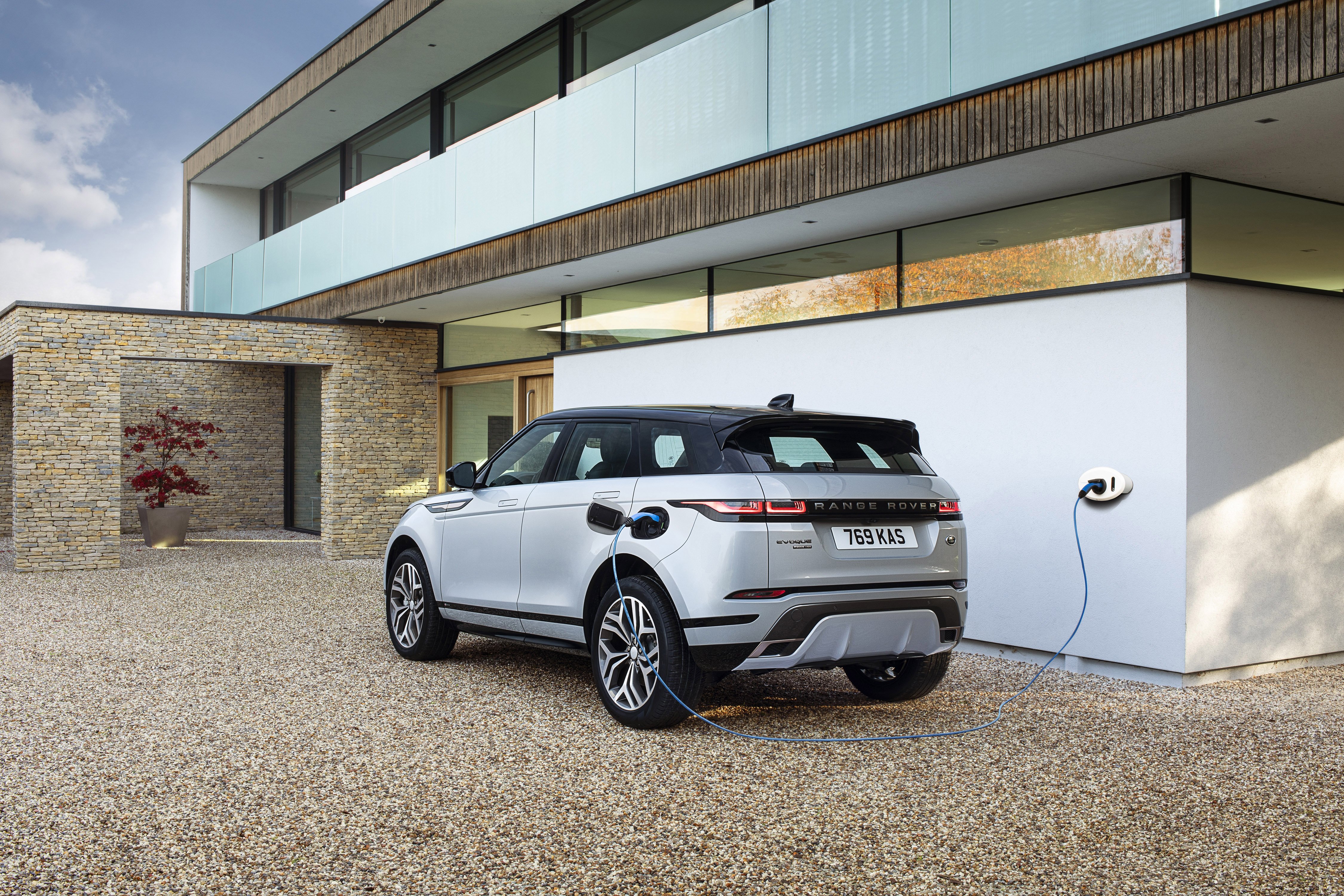 Land Rover introduces plug-in hybrid technology for the Evoque and Discovery Sport Land Rover introduces plug-in hybrid technology for the Evoque and Discovery Sport