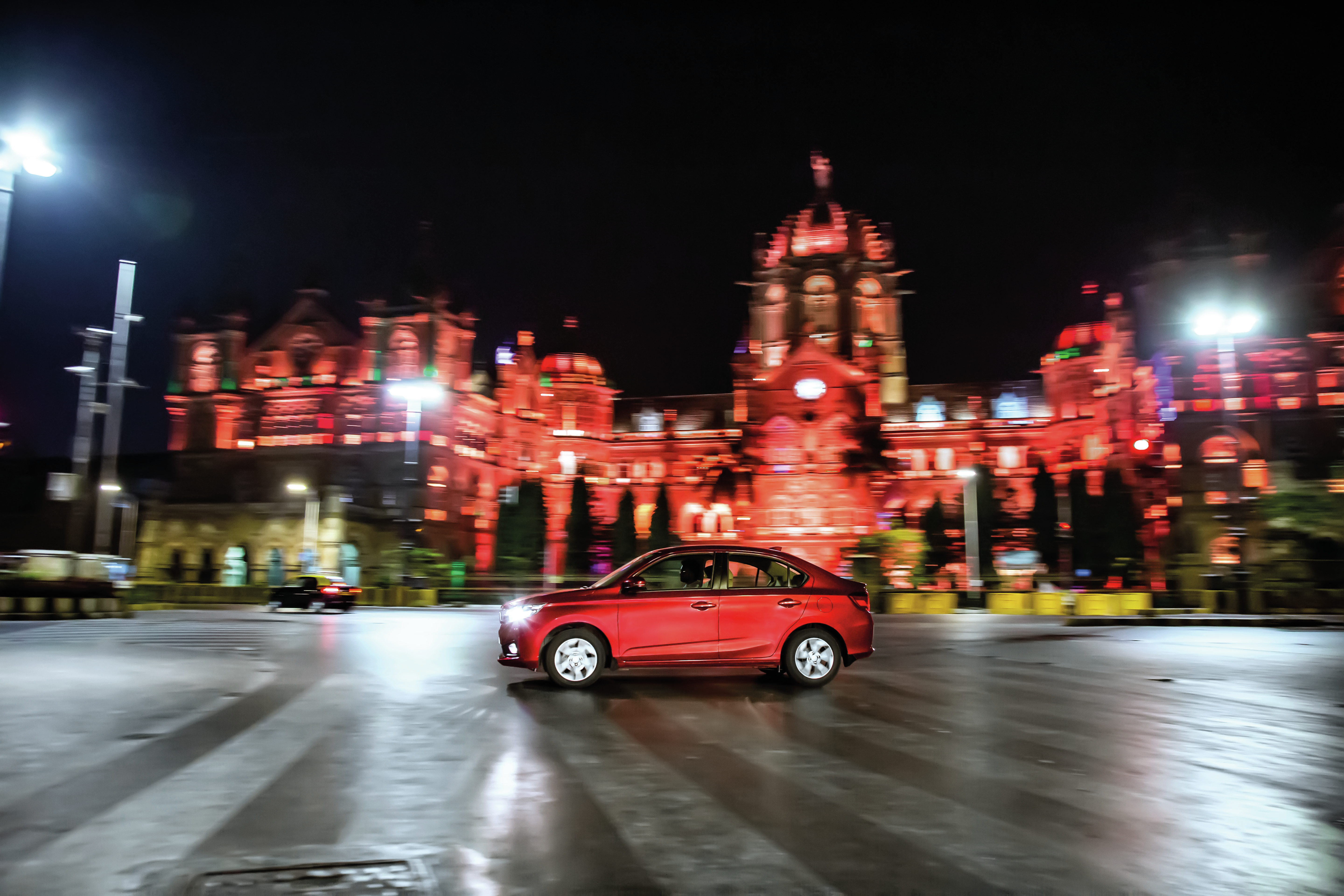 Honda Amaze: Midnight run in the city that never sleeps Honda Amaze: Midnight run in the city that never sleeps