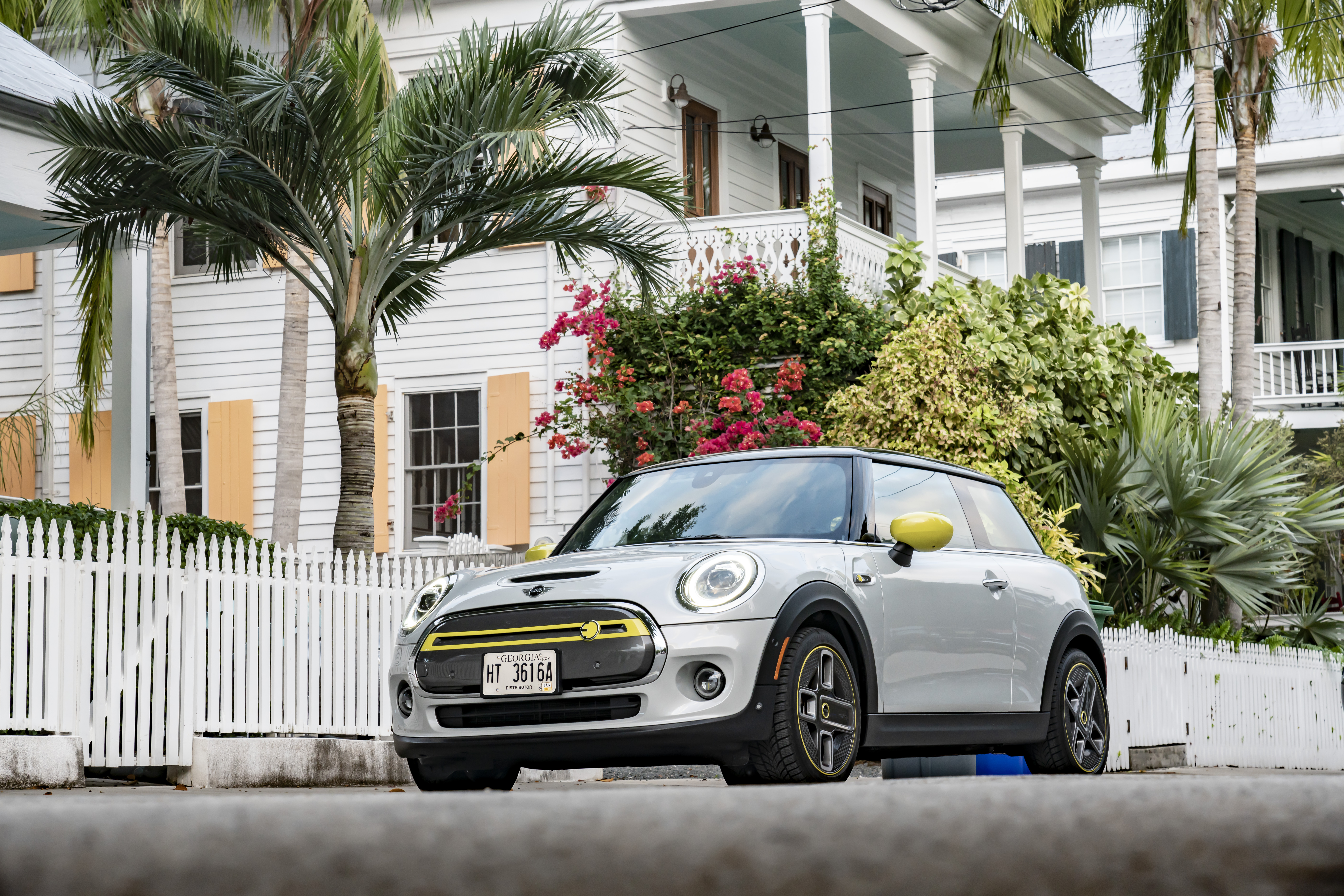 Mini renames Corona spoke wheels on its Cooper SE Mini renames Corona spoke wheels on its Cooper SE