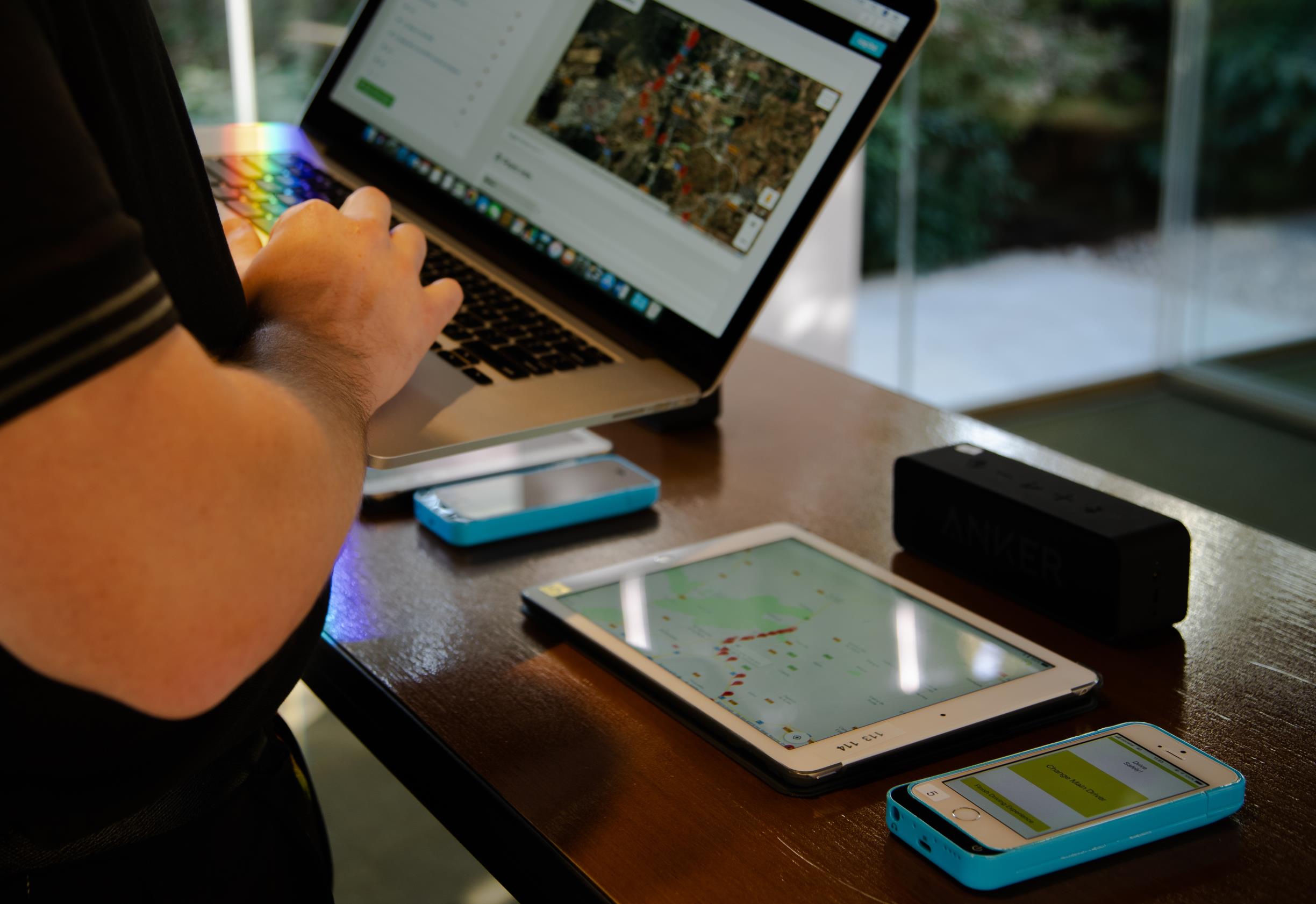 CoDriver: An app to replace the sales person during a test drive