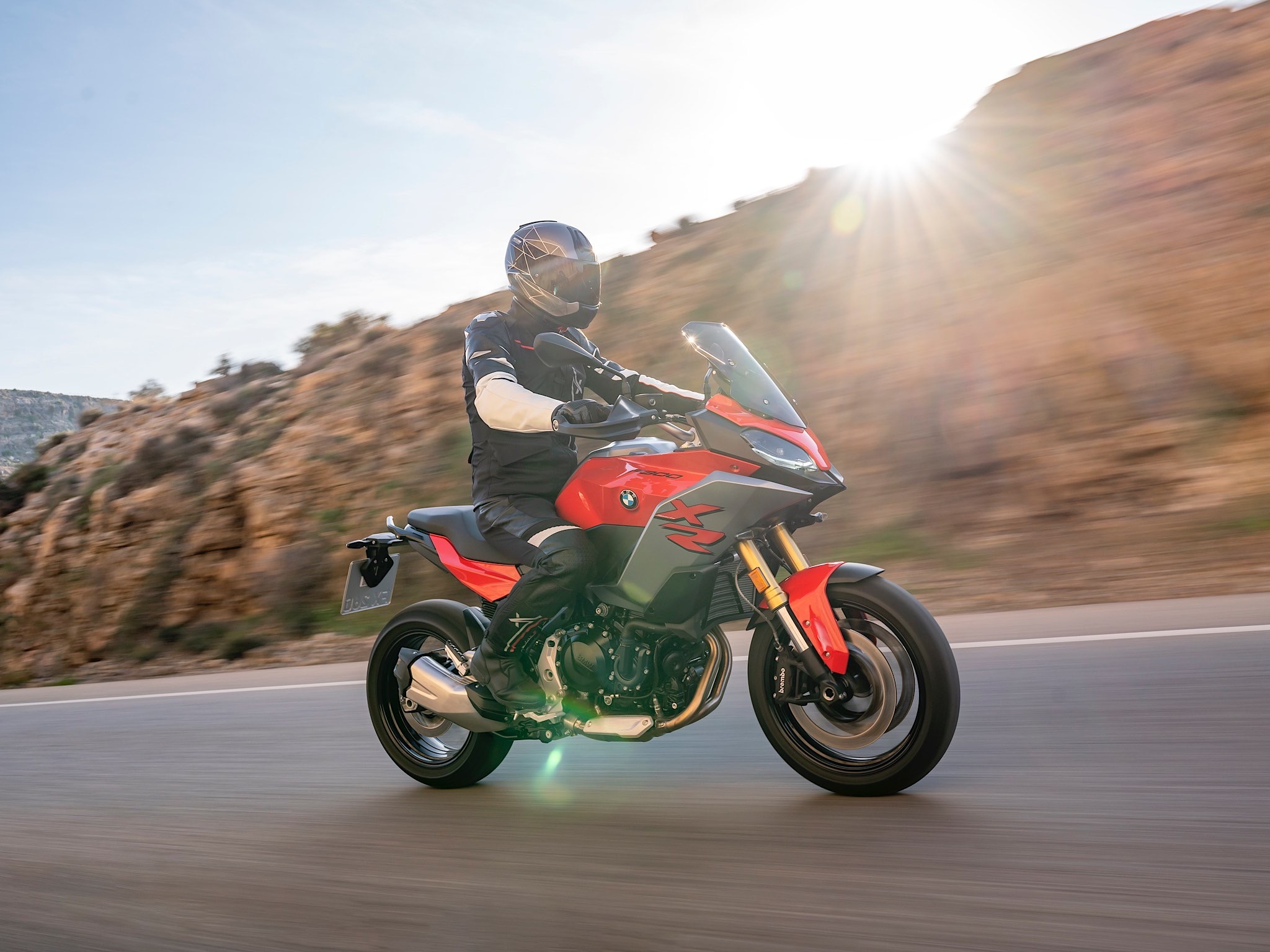 BMW F 900 XR and F 900 R launching in India on May 21 BMW F 900 XR and F 900 R launching in India on May 21