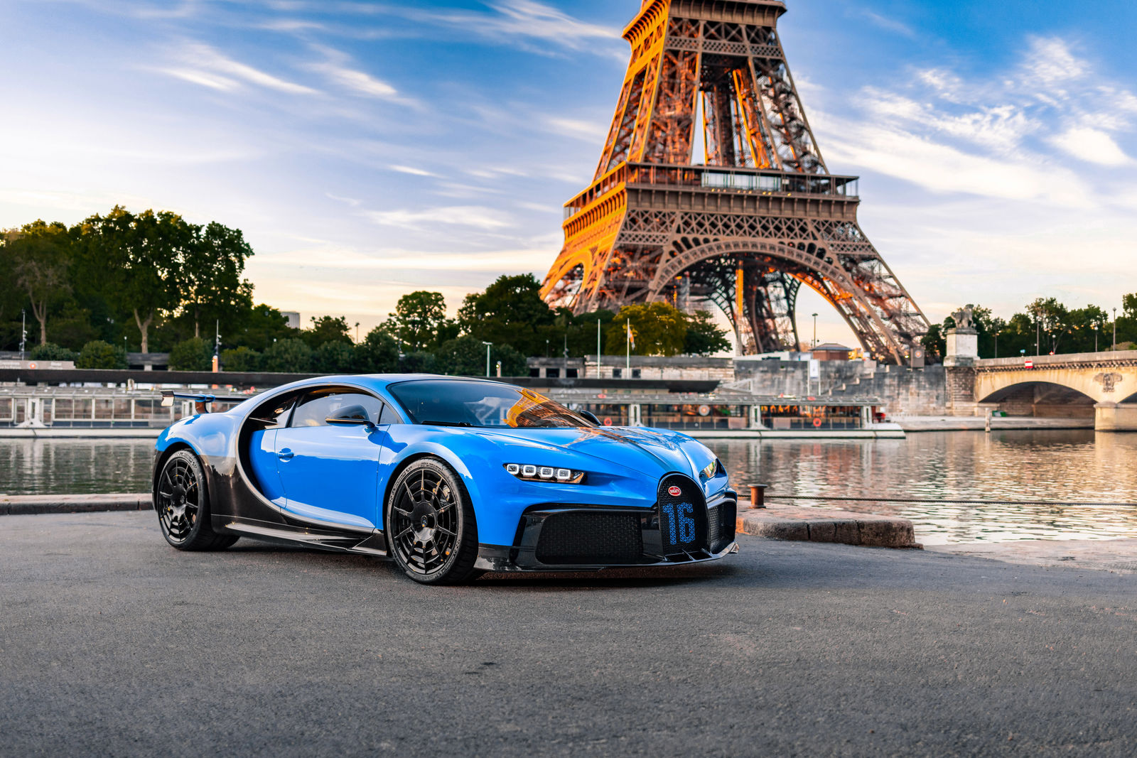 The Bugatti Chiron Pur Sport: How different is it from the standard Chiron? The Bugatti Chiron Pur Sport: How different is it from the standard Chiron?