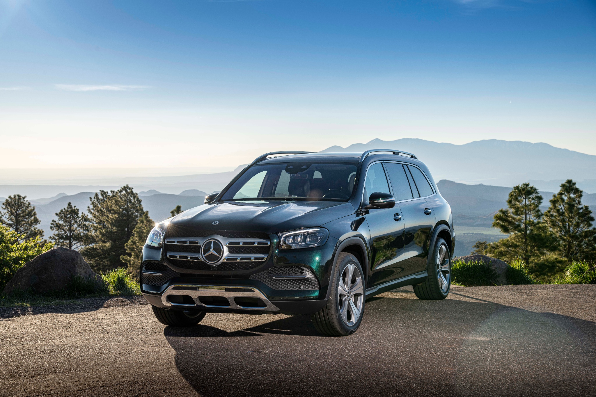Mercedes-Benz to launch the GLS on June 17 Mercedes-Benz to launch the GLS on June 17