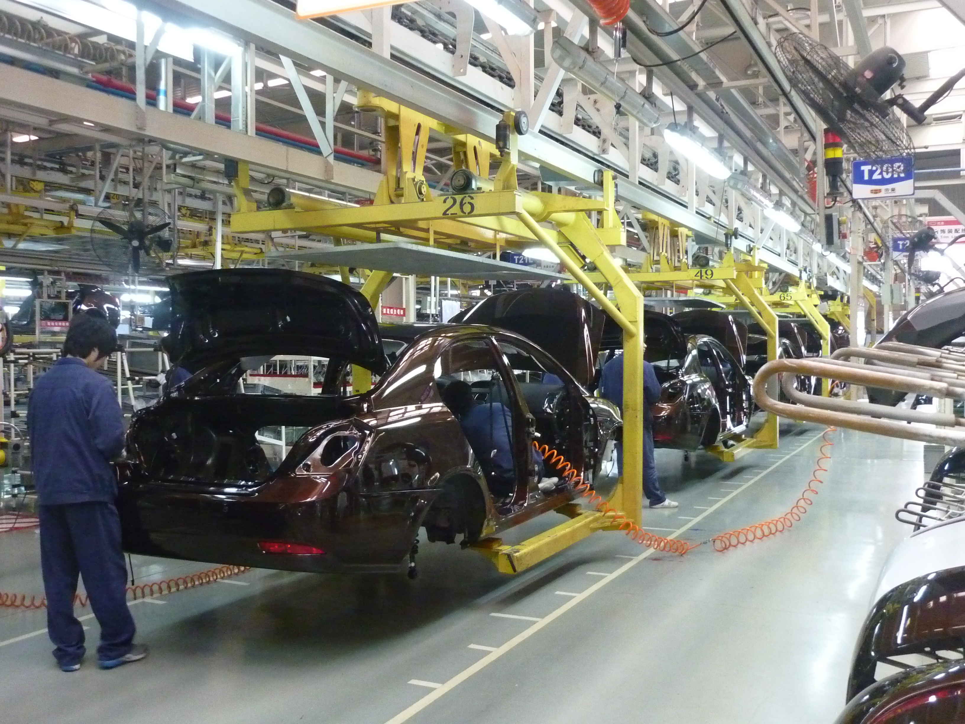 Major automotive manufacturers resume production