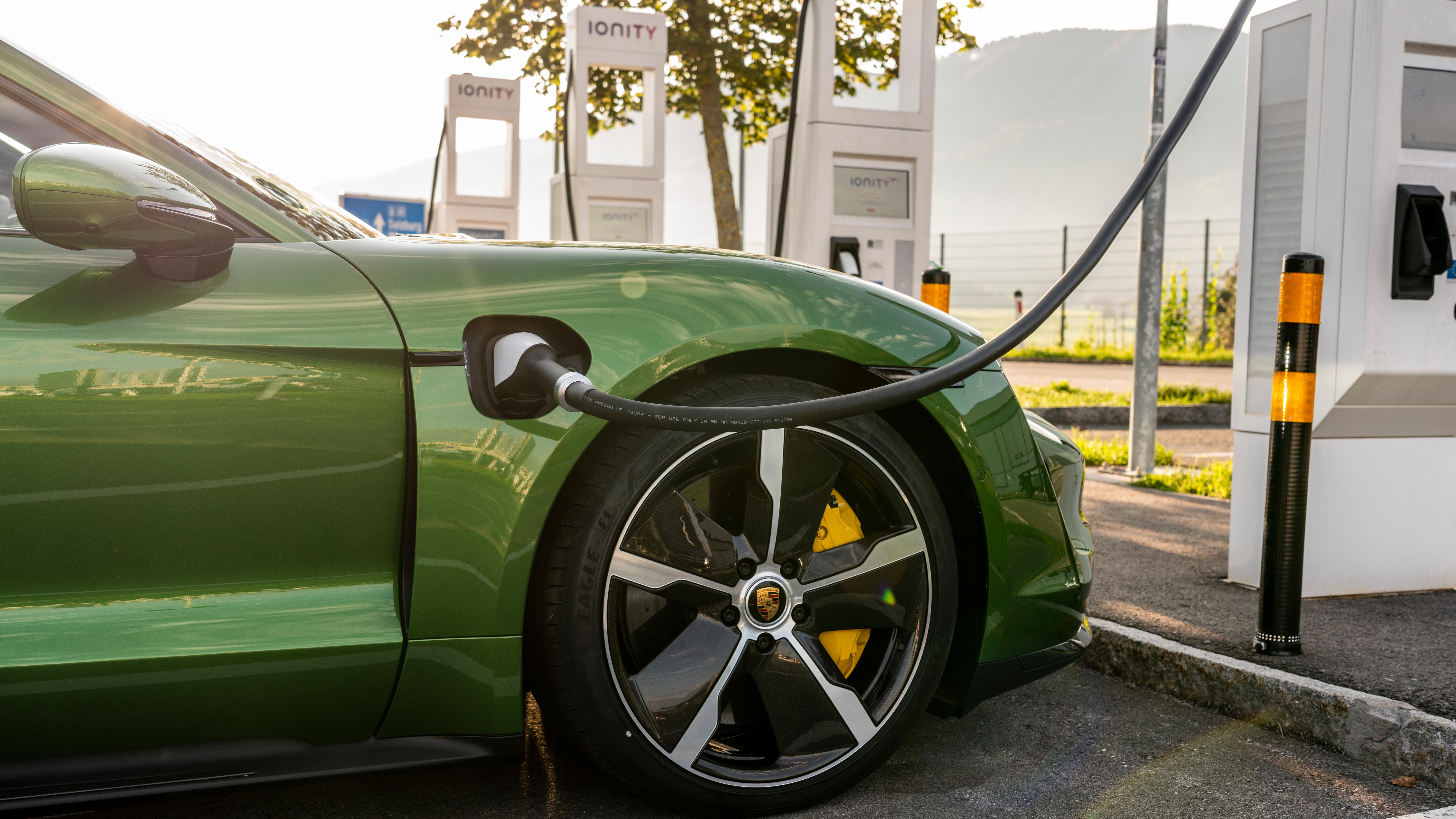 Tata AutoComp joins hands with Tellus Power Green to set up EV charging stations Tata AutoComp joins hands with Tellus Power Green to set up EV charging stations
