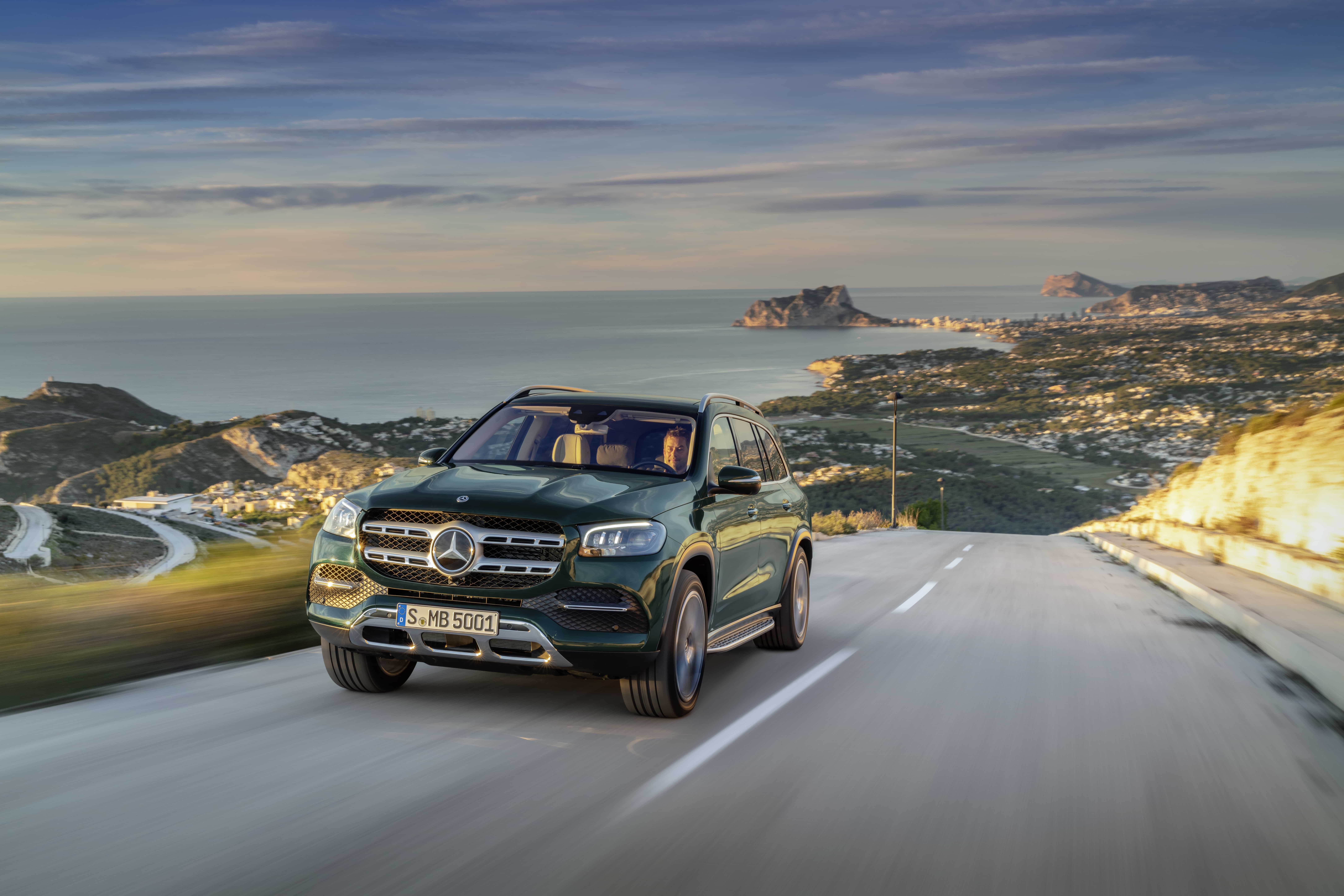 Mercedes-Benz launches all-new GLS in India for Rs 99 lakh Mercedes-Benz launches all-new GLS in India for Rs 99 lakh