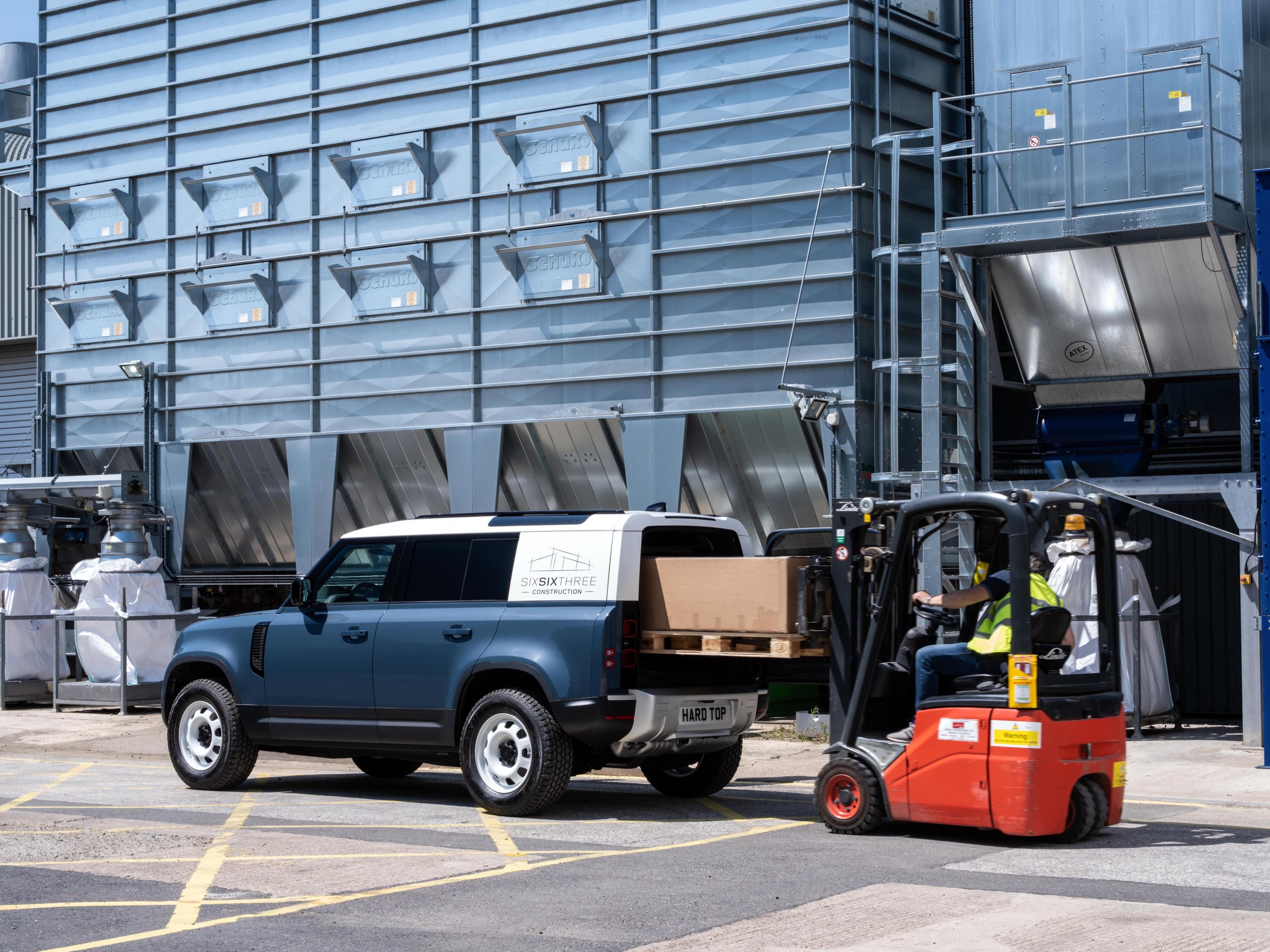 Land Rover brings back ‘Hard Top’ name for the Defender Land Rover brings back ‘Hard Top’ name for the Defender