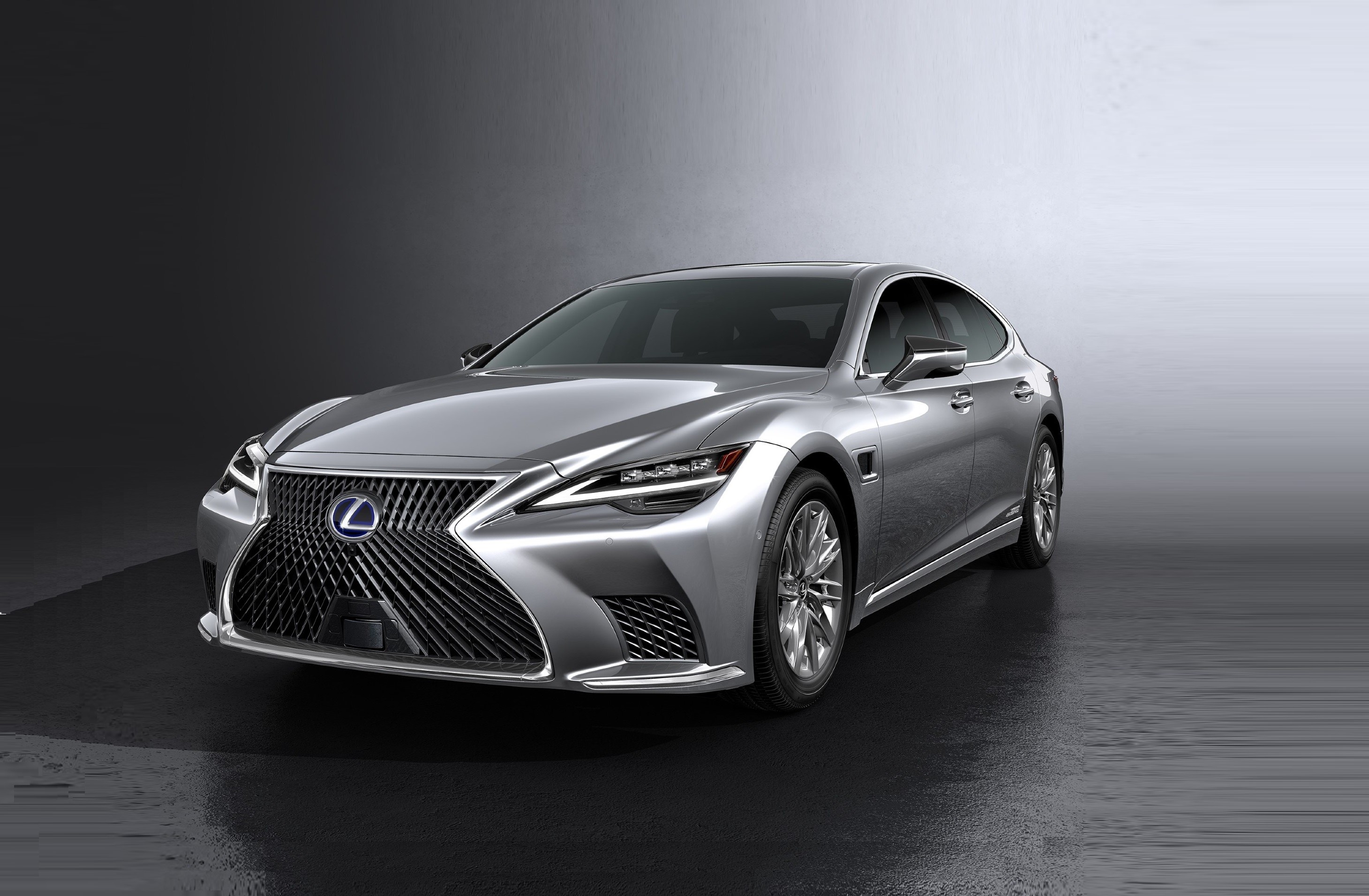 Lexus premieres new LS sedan Lexus premieres new LS sedan