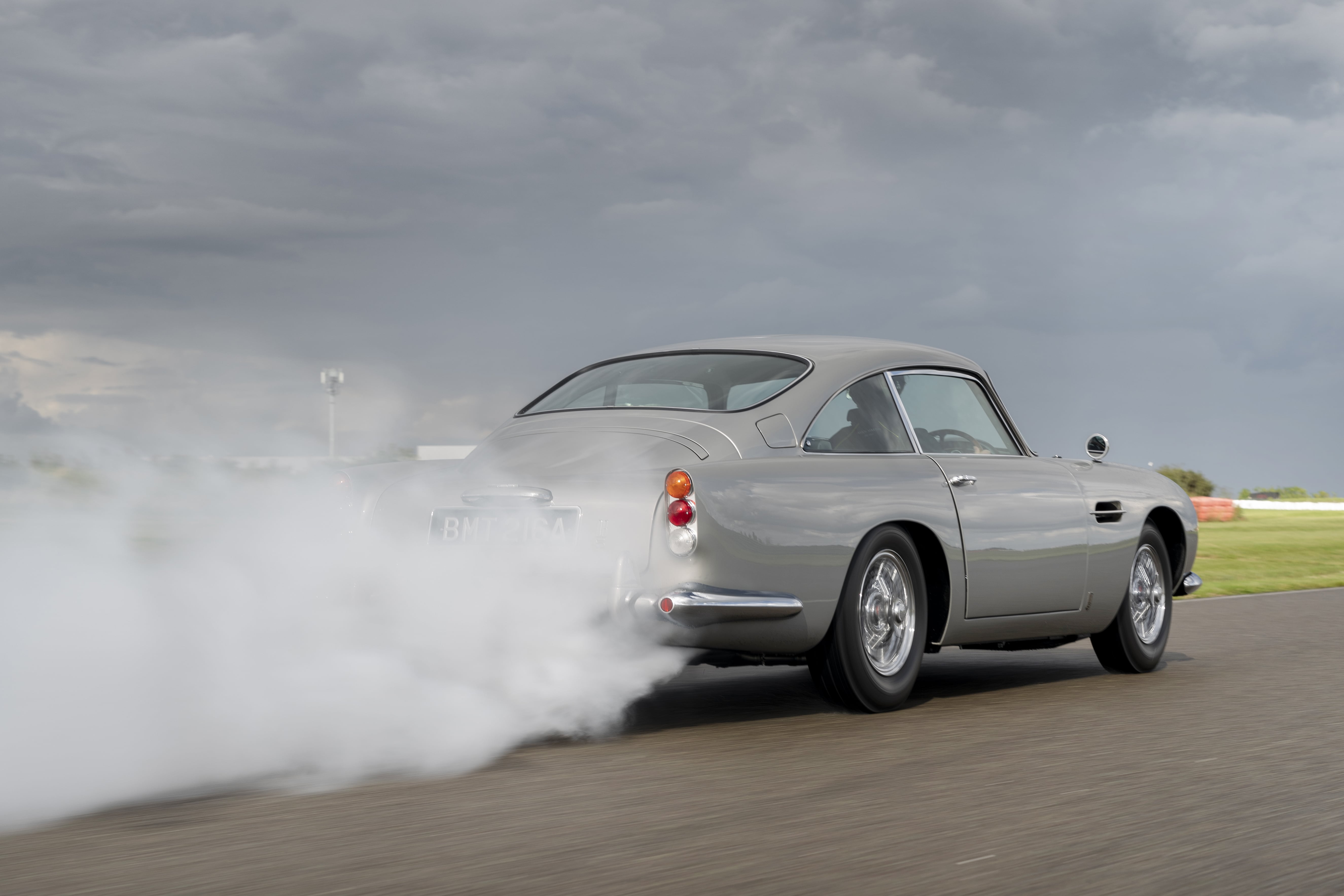 Aston Martin DB5 Goldfinger rolls off the line after fifty years Aston Martin DB5 Goldfinger rolls off the line after fifty years