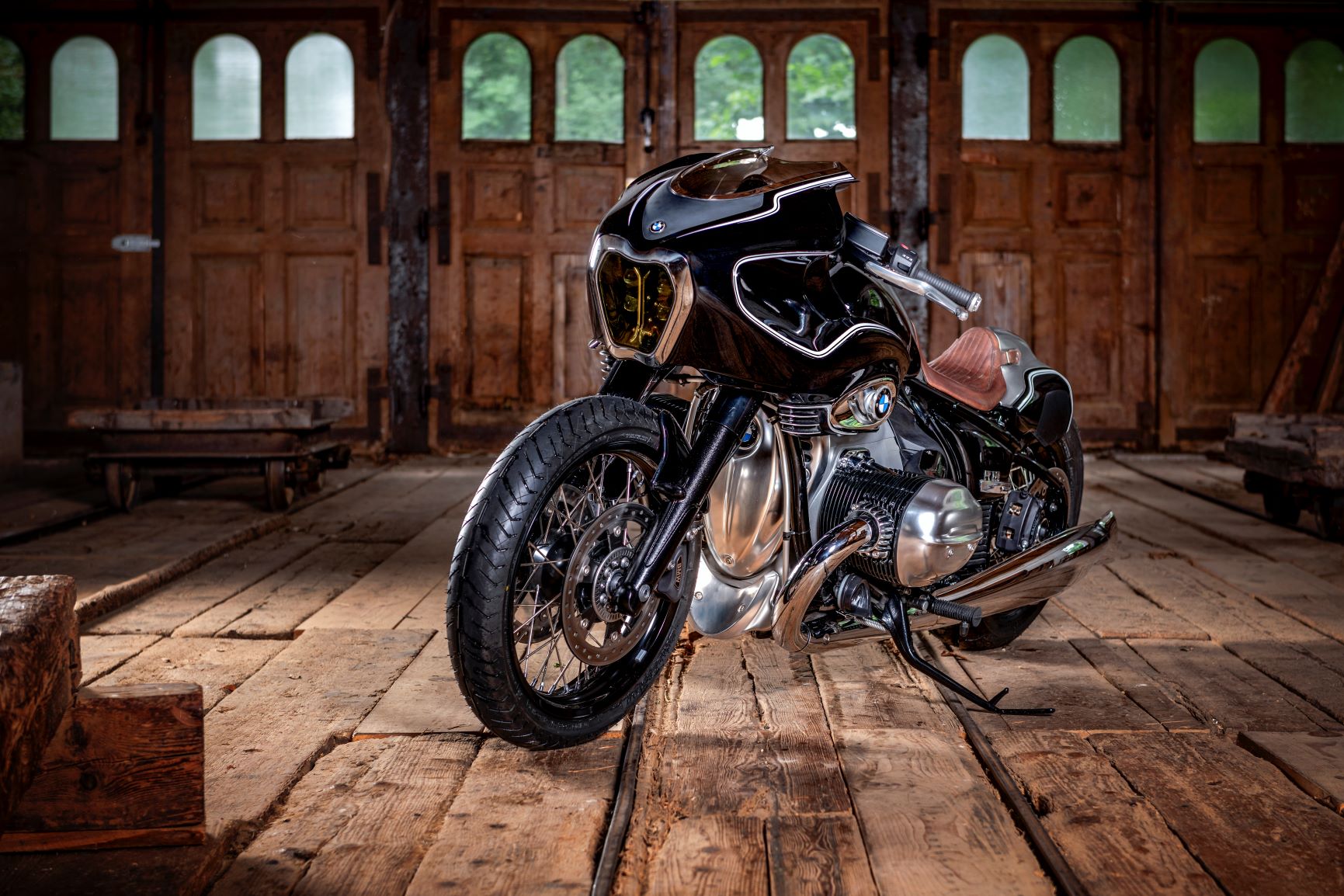 BMW R 18 reimagined in two mind-boggling custom builds BMW R 18 reimagined in two mind-boggling custom builds