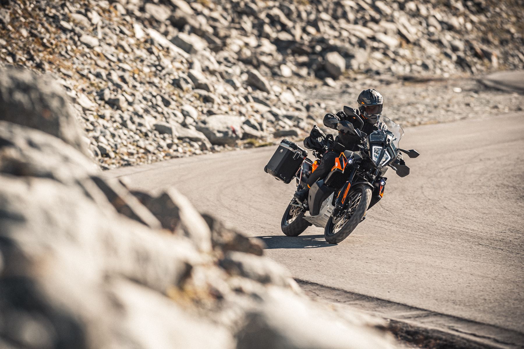 KTM unveils new 890 Adventure KTM unveils new 890 Adventure