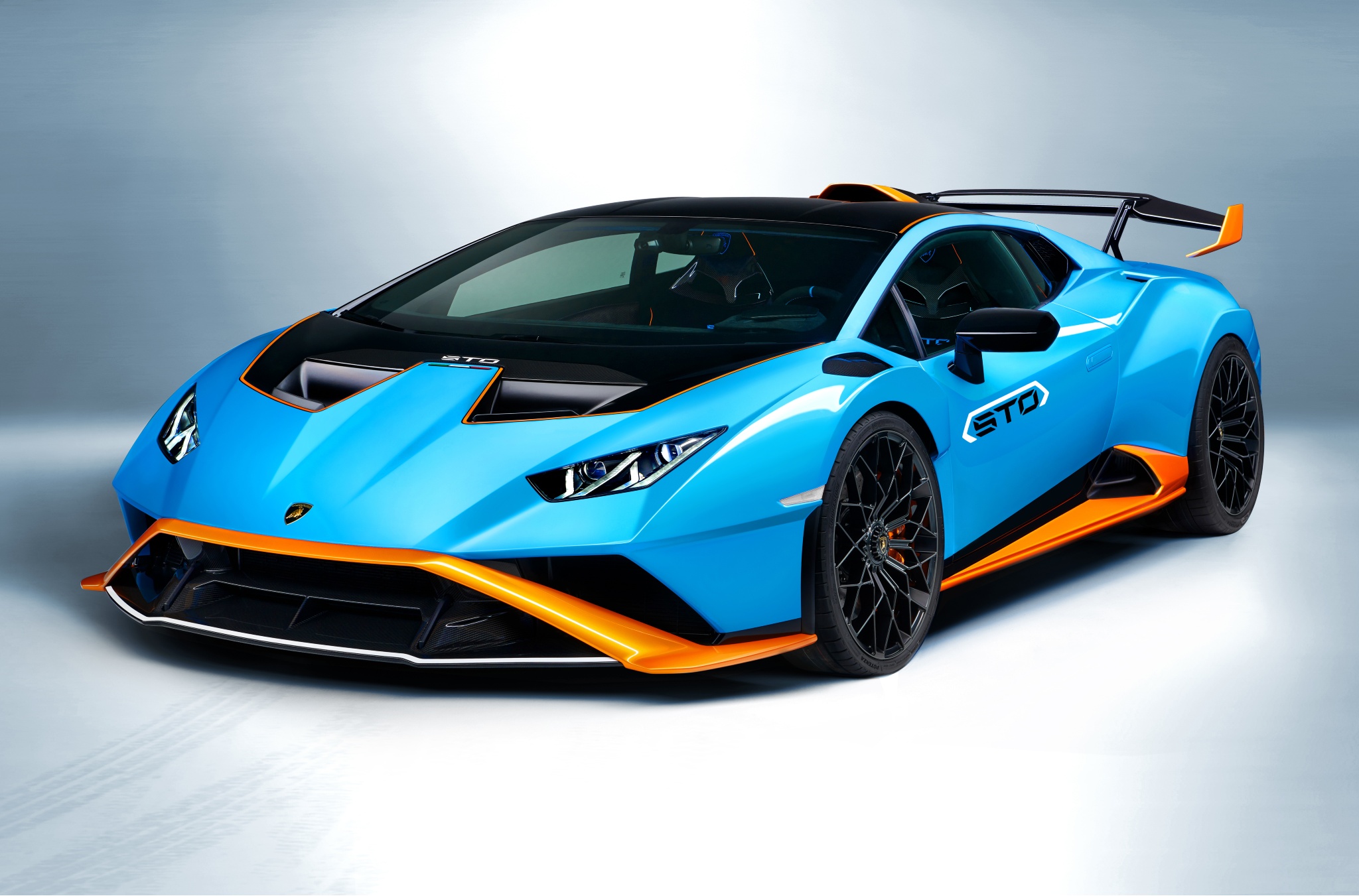 New Lamborghini Huracán STO set to rival Porsche 911 GT3 RS New Lamborghini Huracán STO set to rival Porsche 911 GT3 RS