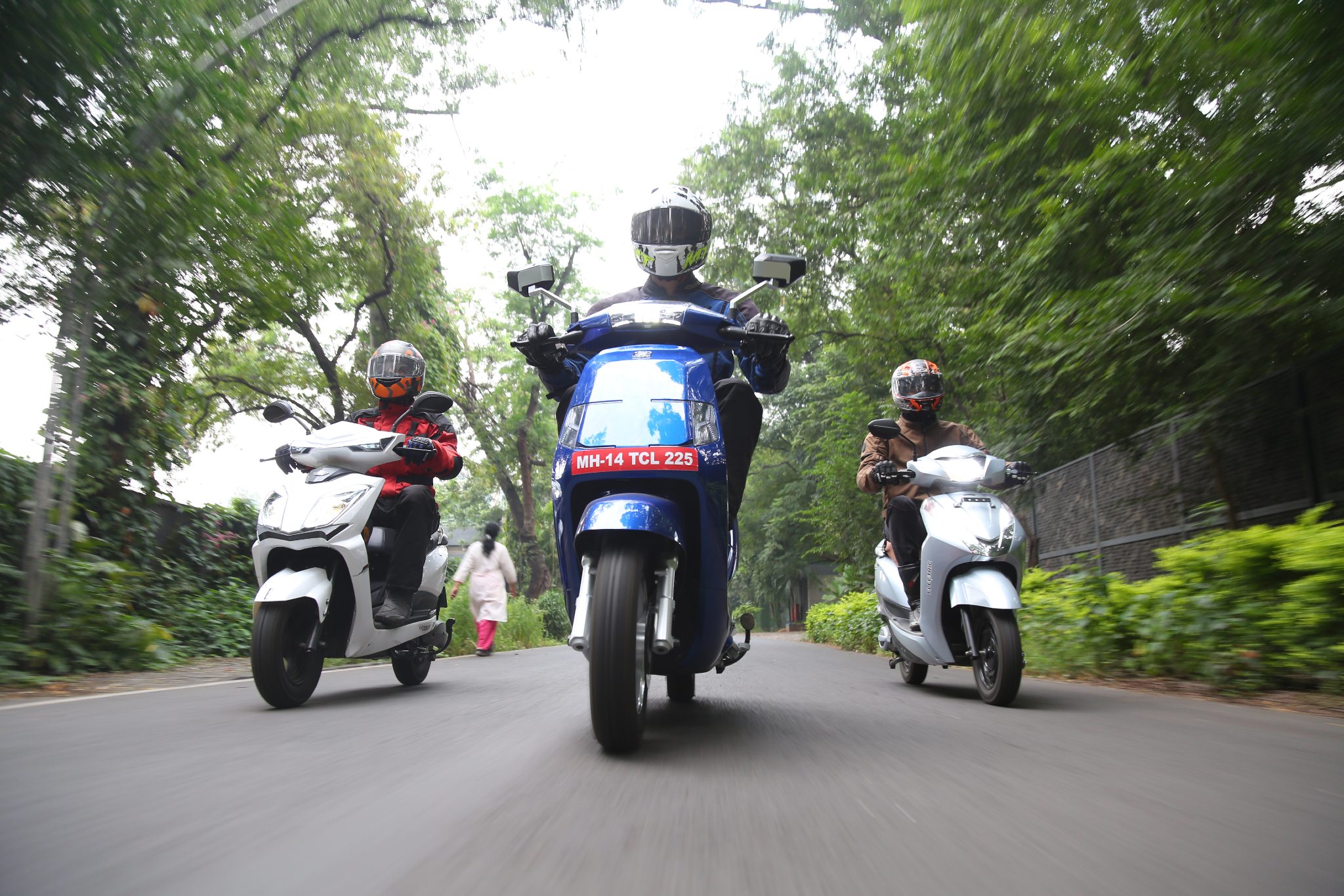 E-scooter shootout – Ampere Magnus Pro vs BGauss B8 vs Omjay Eeve Xeniaa E-scooter shootout – Ampere Magnus Pro vs BGauss B8 vs Omjay Eeve Xeniaa