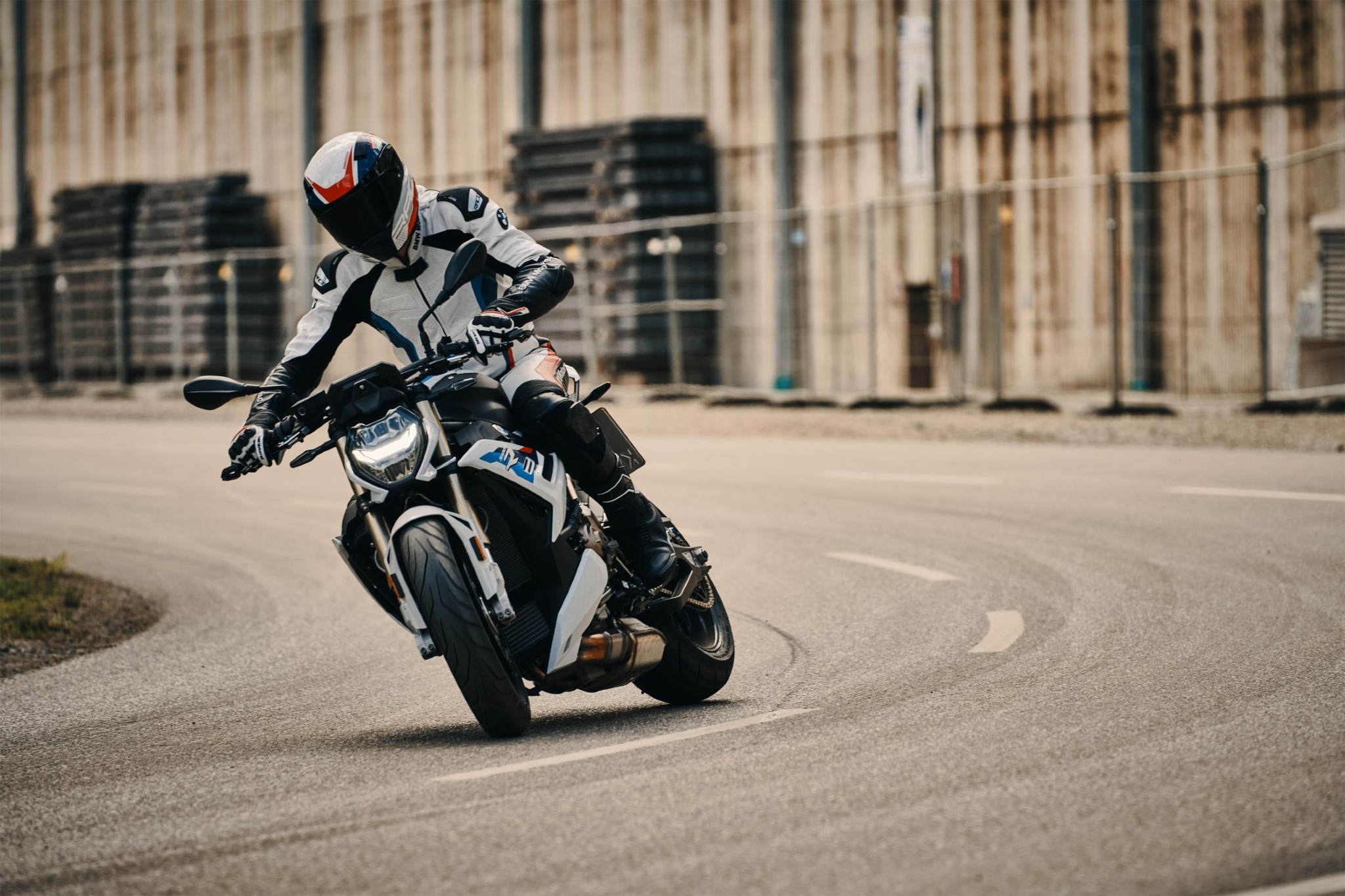 BMW Motorrad unveils the 2021 S 1000 R BMW Motorrad unveils the 2021 S 1000 R