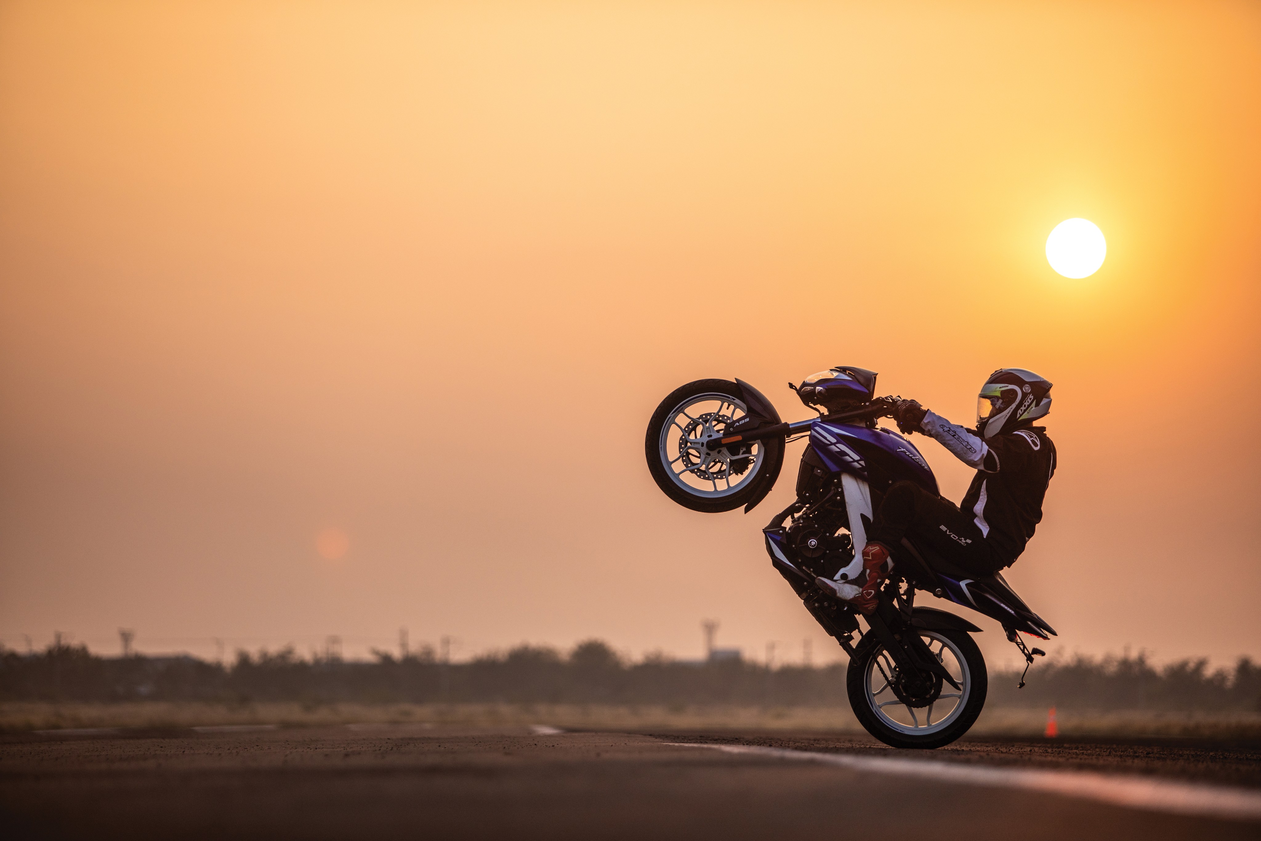 Indias fastest quarter-mile wheelie with the Bajaj Pulsar NS 200 Indias fastest quarter-mile wheelie with the Bajaj Pulsar NS 200