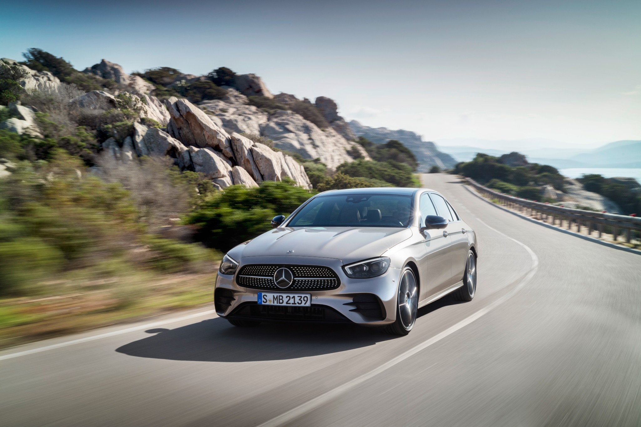Mercedes E-Class facelift launched at Rs 63.6 lakh Mercedes E-Class facelift launched at Rs 63.6 lakh
