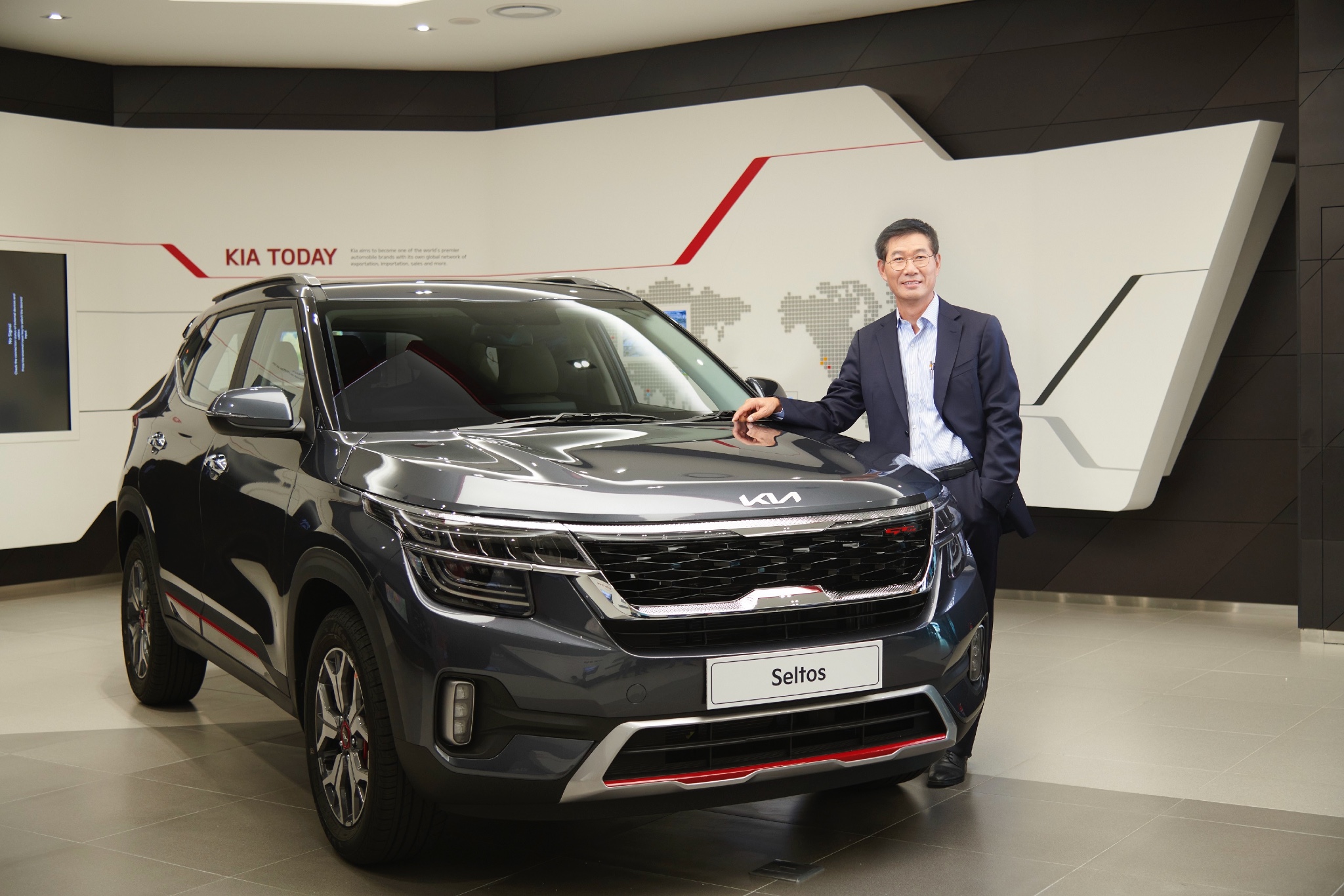 Kia introduces its new logo in India, drops ‘Motors’ from its name Kia introduces its new logo in India, drops ‘Motors’ from its name