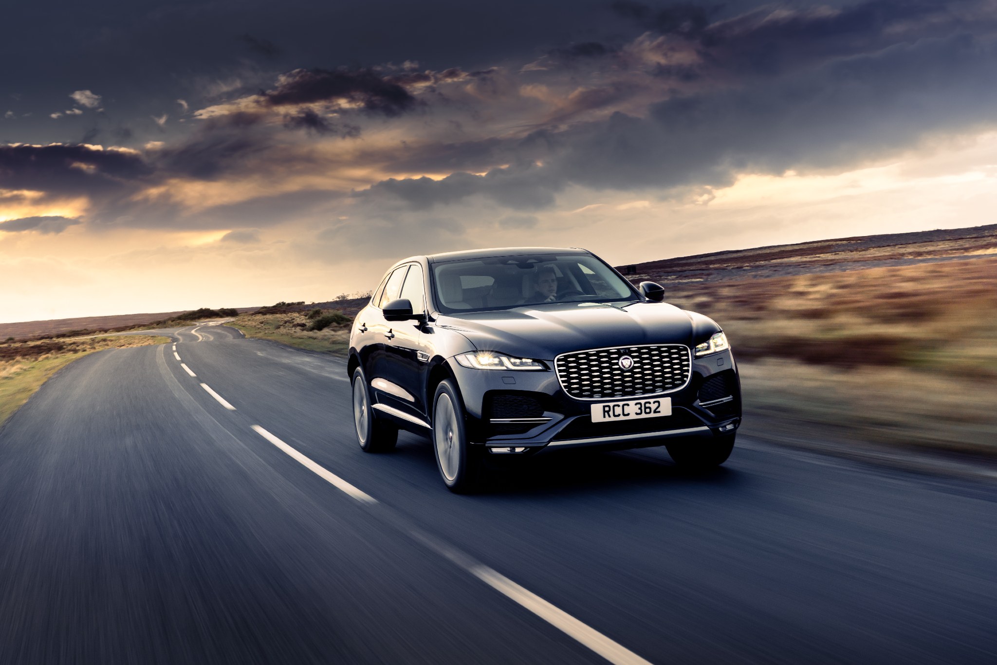 Jaguar introduces new F-PACE in India at Rs 70 lakh Jaguar introduces new F-PACE in India at Rs 70 lakh