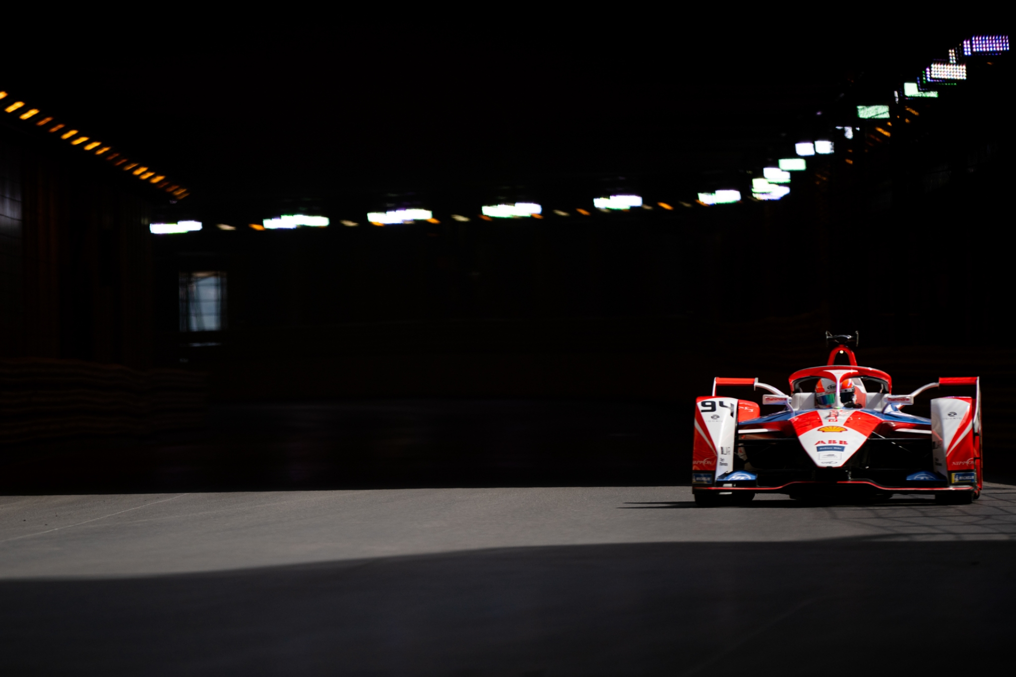 Mahindra Racing’s Alex Lynn wins the second round of London E-Prix Mahindra Racing’s Alex Lynn wins the second round of London E-Prix