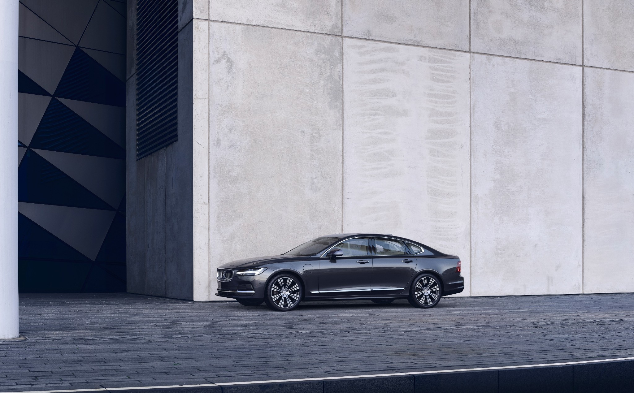 Volvo S90 and XC60 mild-hybrid launched in India at Rs 61.9 lakh Volvo S90 and XC60 mild-hybrid launched in India at Rs 61.9 lakh