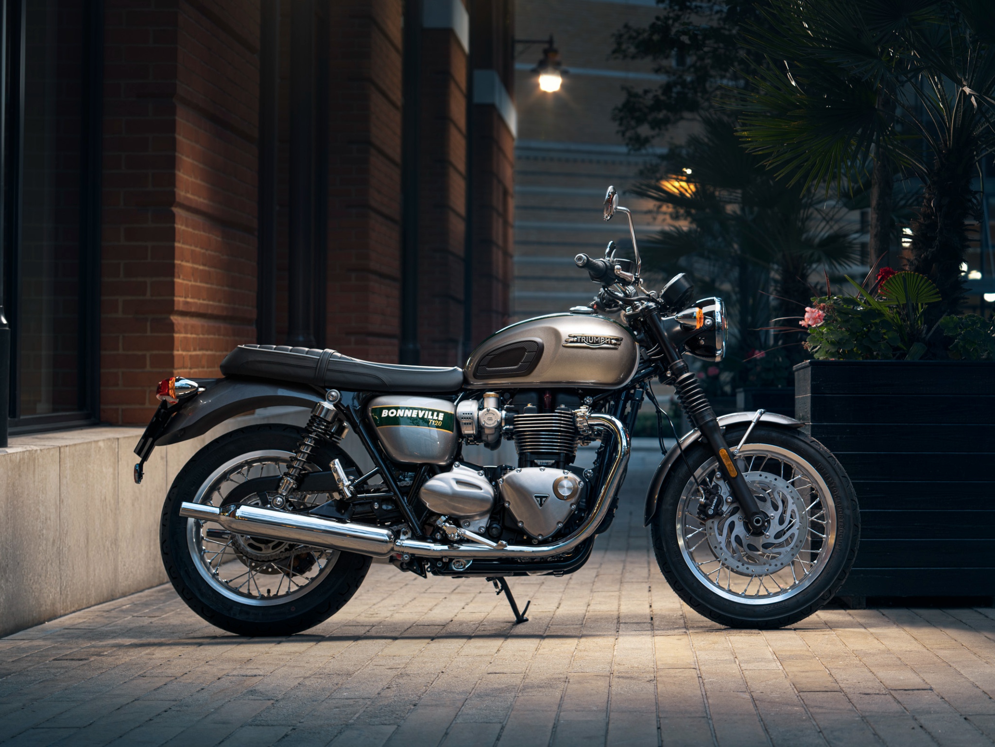 2022 Triumph Bonneville Gold Line range unveiled 2022 Triumph Bonneville Gold Line range unveiled