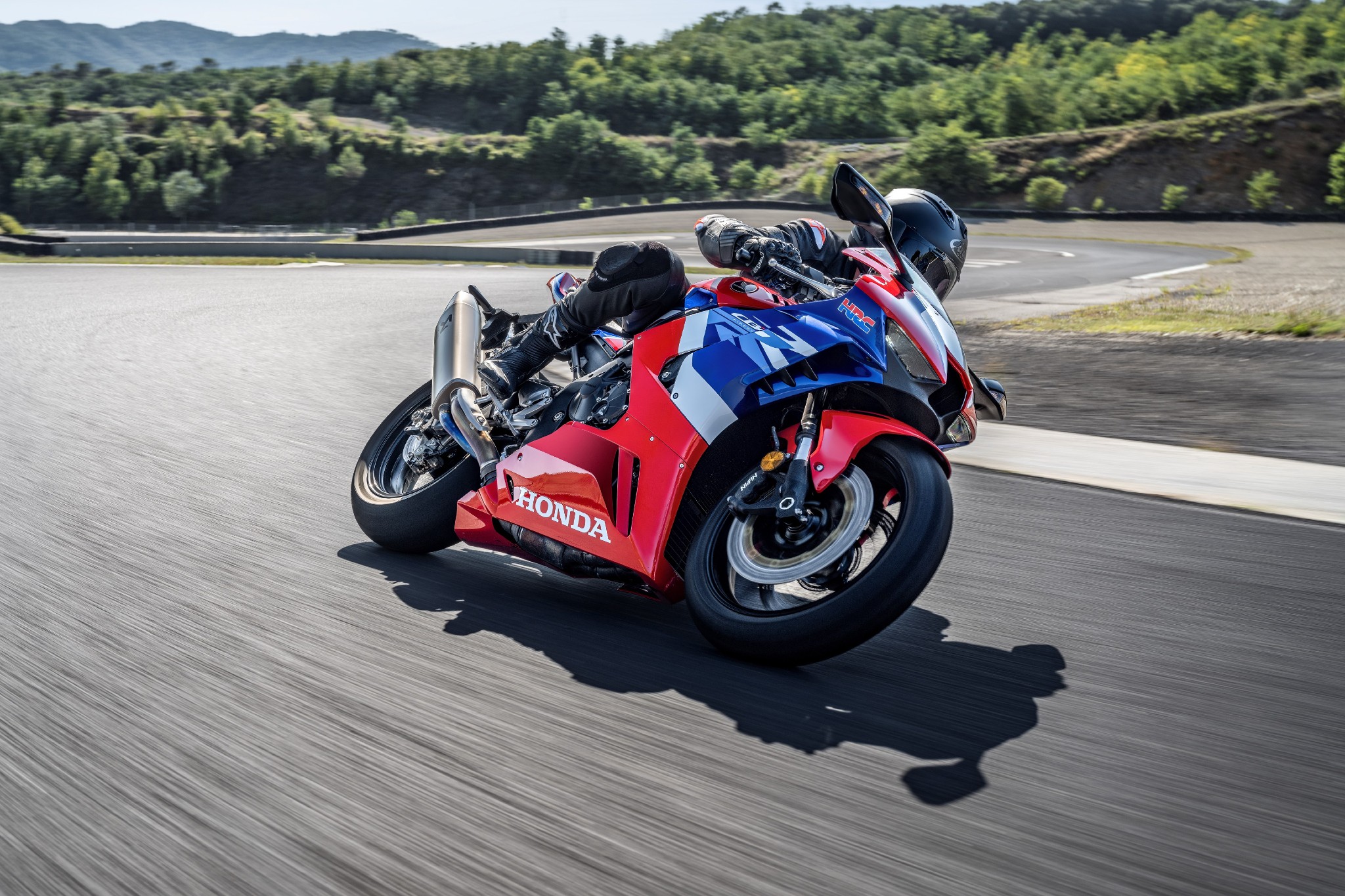 Honda CBR1000RR-R Fireblade unveiled at EICMA 2021