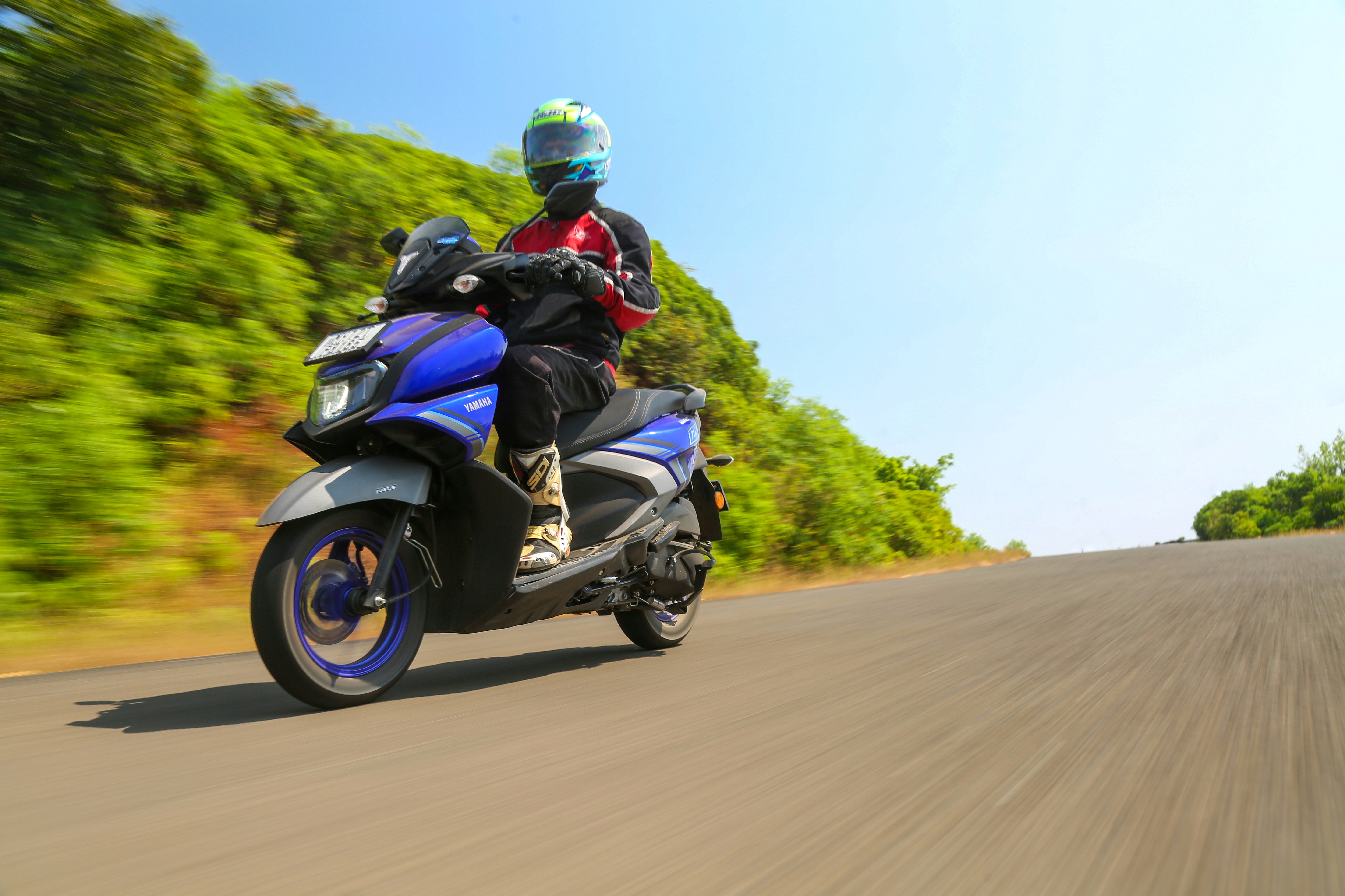 2021 Yamaha RayZR 125 Fi-Hybrid First Ride Review | Has Yamahas sporty scooter gotten better with the addition of hybrid tech? 2021 Yamaha RayZR 125 Fi-Hybrid First Ride Review | Has Yamahas sporty scooter gotten better with the addition of hybrid tech?