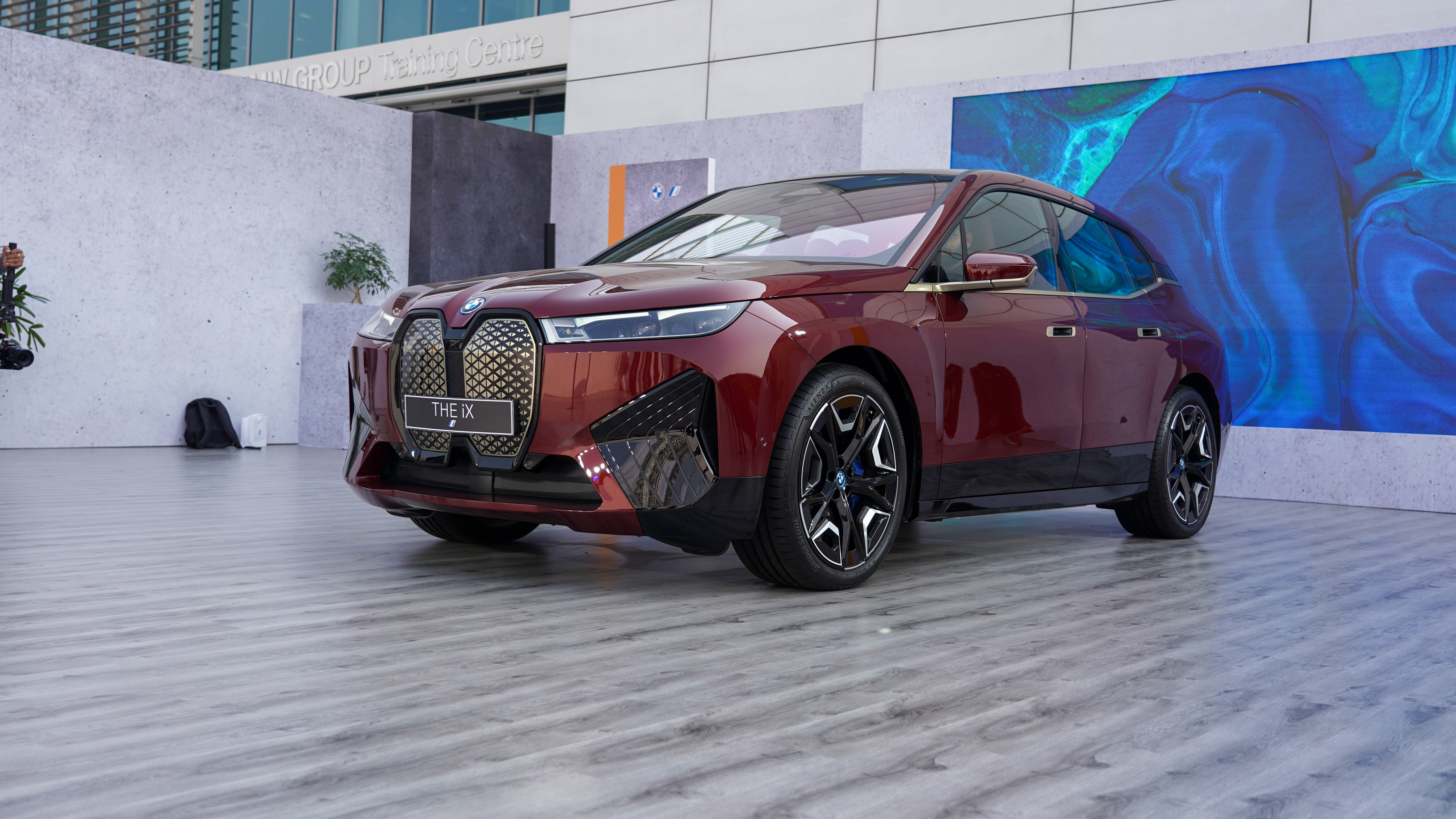 2021 BMW iX launched at Rs 1.16 crore— the flagship electric SUV from BMW makes its debut 2021 BMW iX launched at Rs 1.16 crore— the flagship electric SUV from BMW makes its debut