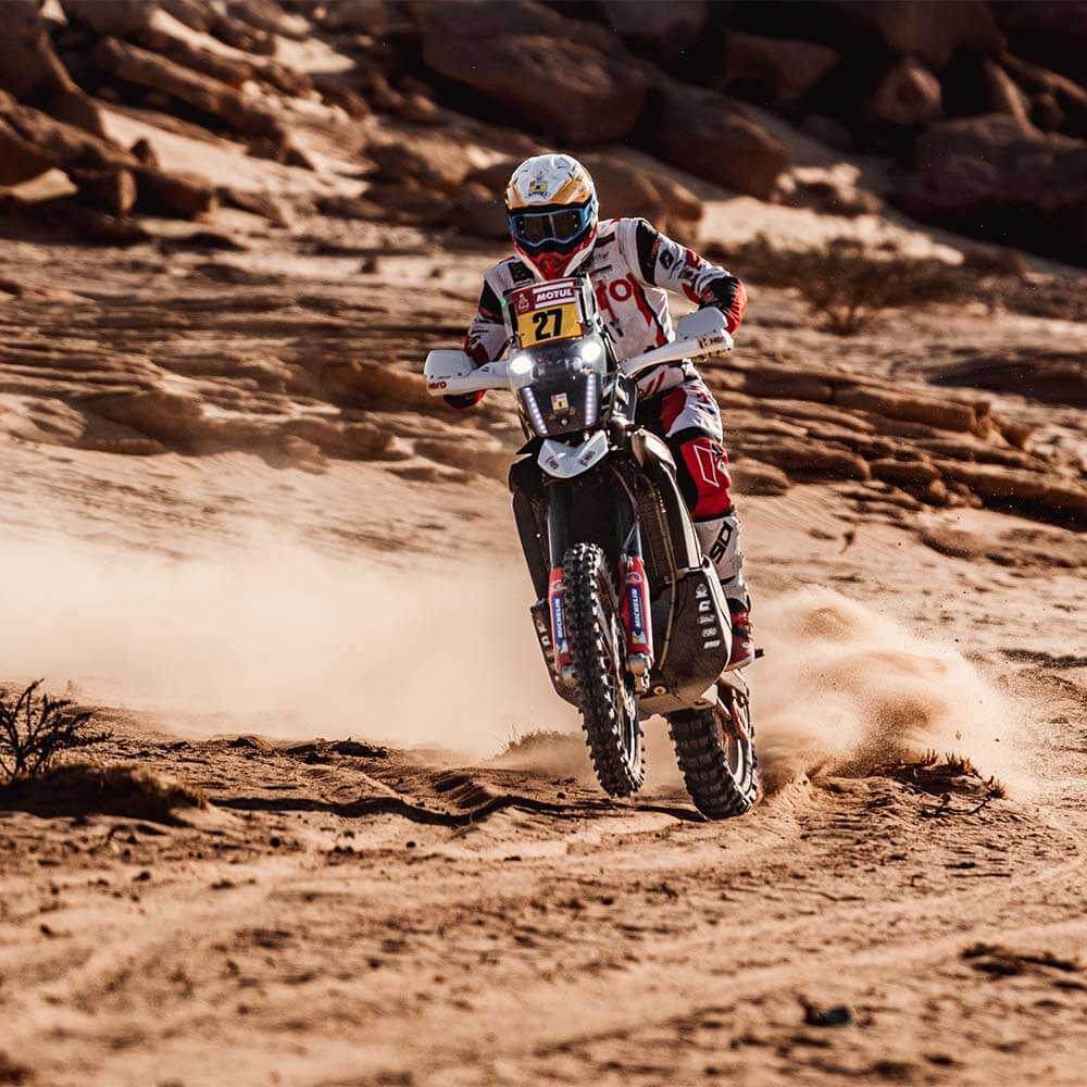 Hero MotoSports completes an emotional Stage 10 at the 2022 Dakar