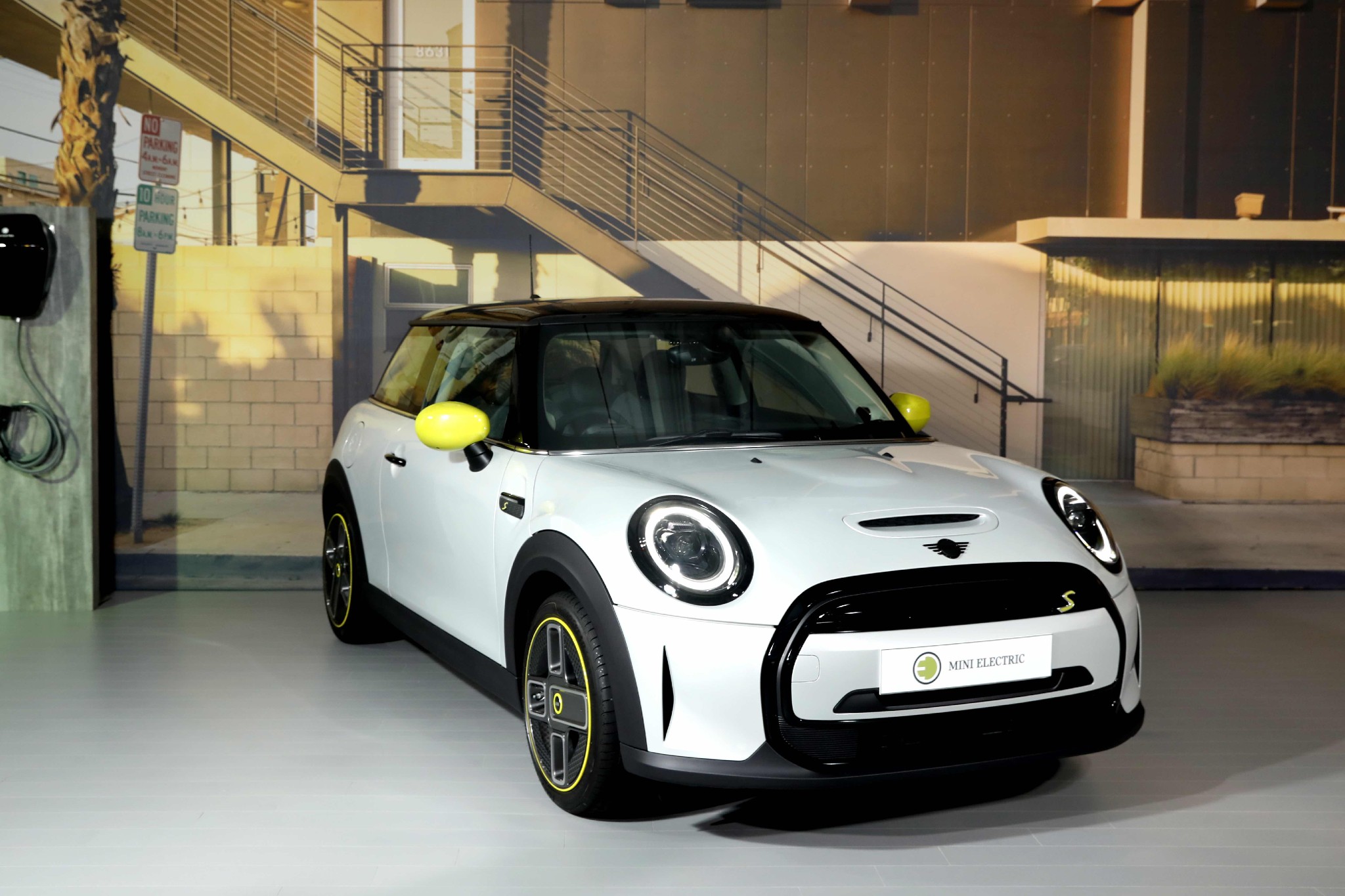 Mini Cooper SE – first-ever electric Mini launched in India, prices start from Rs 47.20 lakh Mini Cooper SE – first-ever electric Mini launched in India, prices start from Rs 47.20 lakh