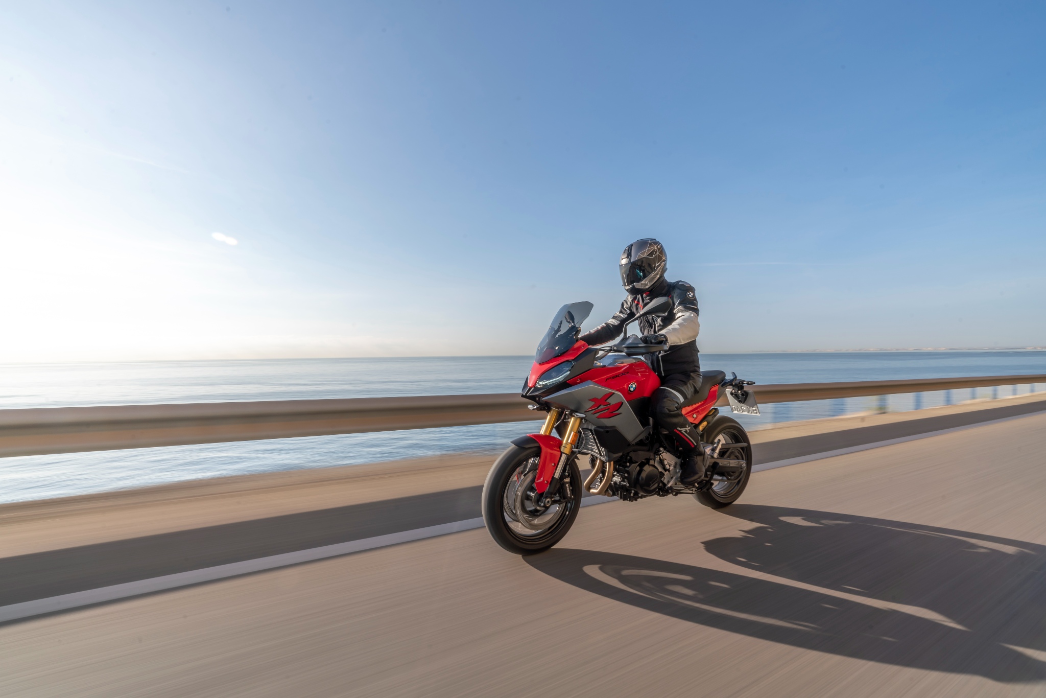 BMW Motorrad launches F 850 GS, F850 GS Adventure, and F 900 XR BMW Motorrad launches F 850 GS, F850 GS Adventure, and F 900 XR