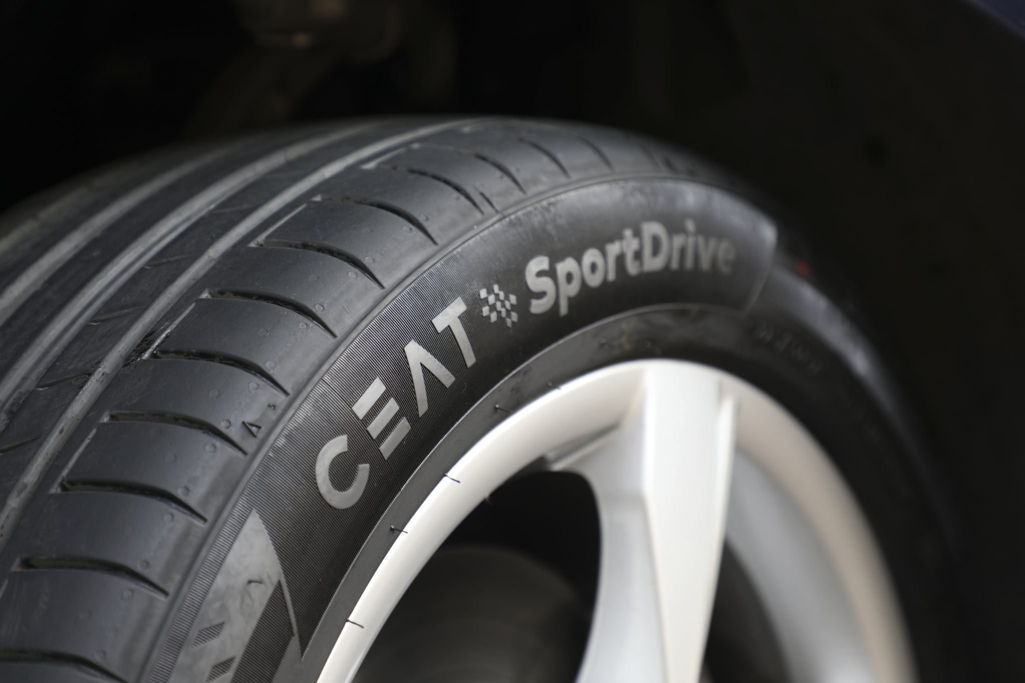 CEAT SportDrive Tyre: The right fit for your luxury car!