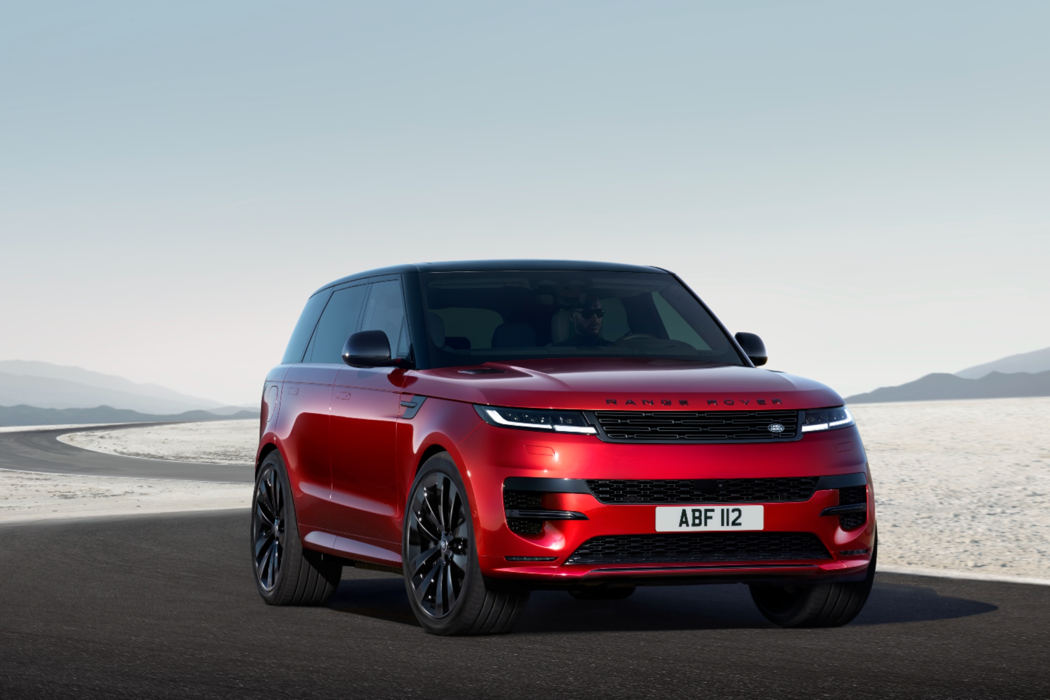 All-new Range Rover Sport debuts with sleek new look All-new Range Rover Sport debuts with sleek new look
