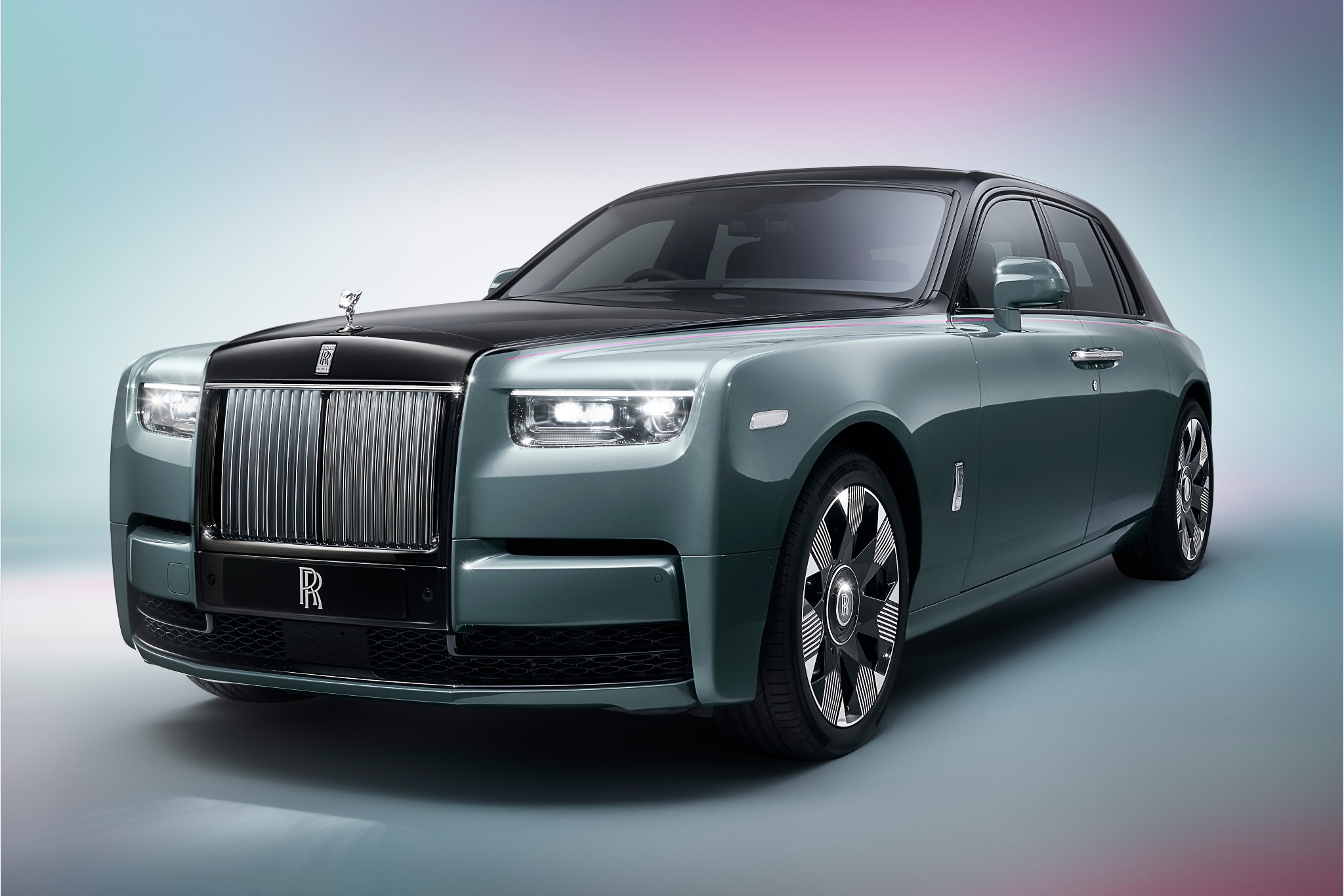 2022 Rolls-Royce Phantom unveiled — if it ain’t broke, don’t fix it! 2022 Rolls-Royce Phantom unveiled — if it ain’t broke, don’t fix it!