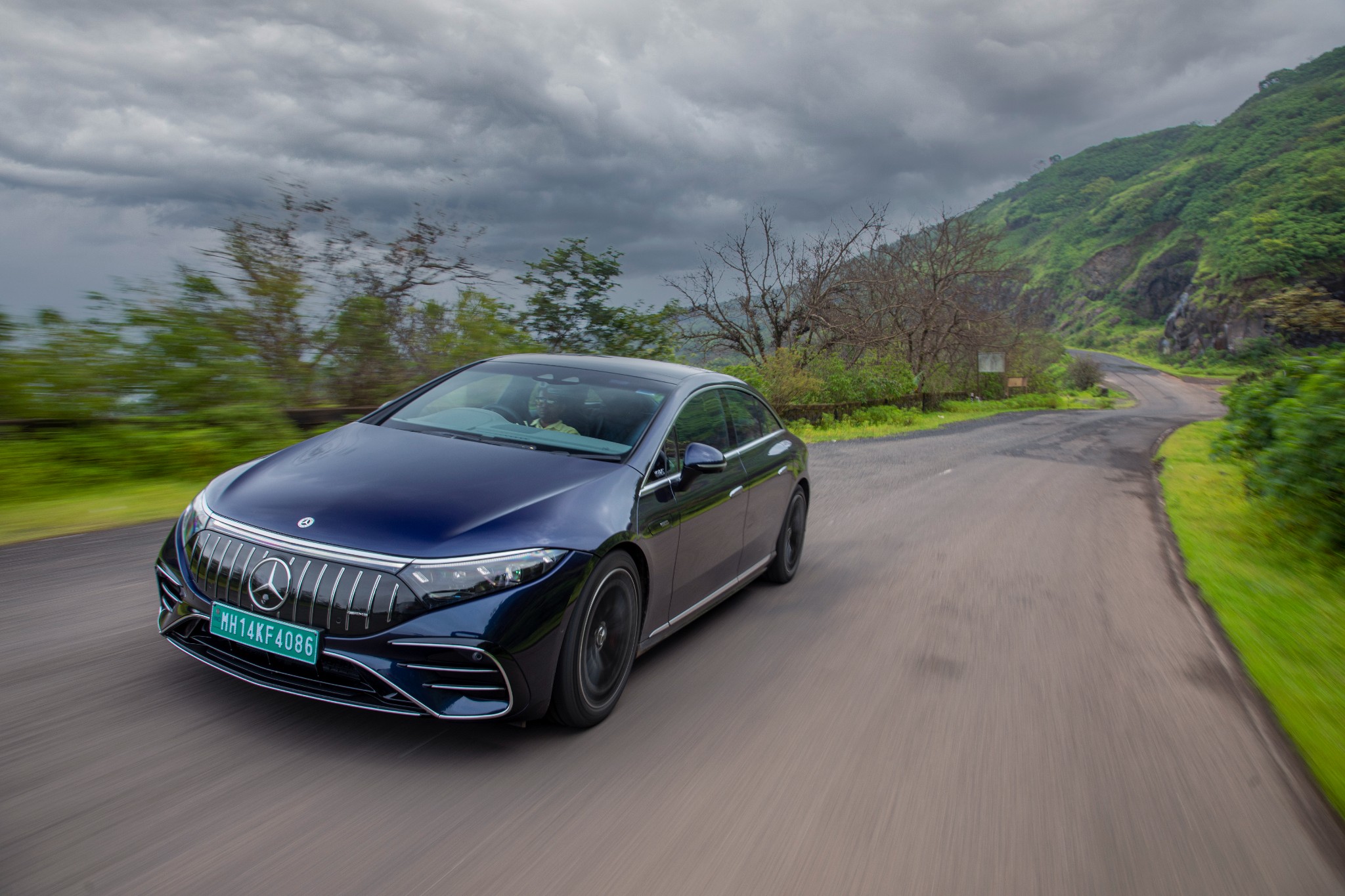 Mercedes-AMG EQS 53 4MATIC+ First Drive Review Mercedes-AMG EQS 53 4MATIC+ First Drive Review
