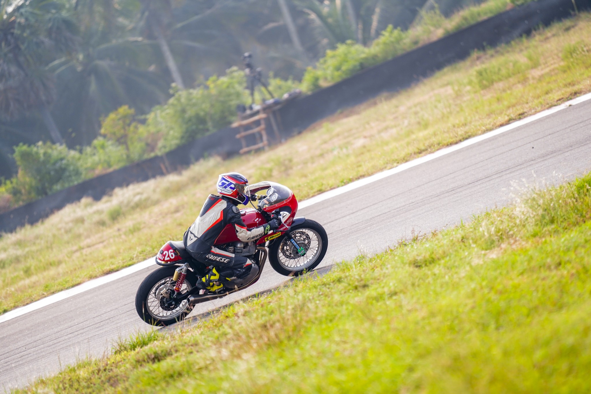 2022 Royal Enfield Continental GT Cup media race experience