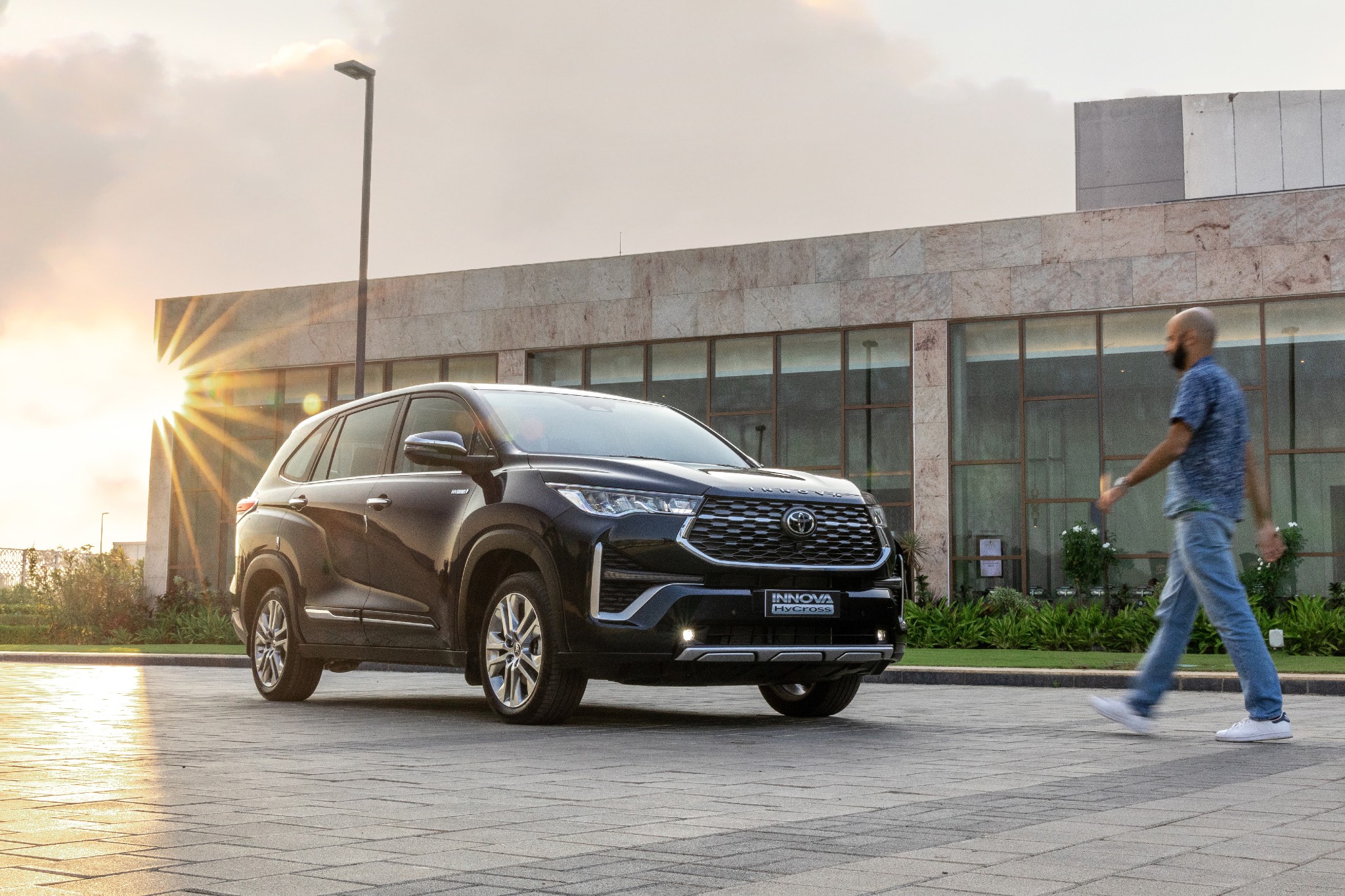 Toyota Innova HyCross launched in India at Rs 18.30 lakh Toyota Innova HyCross launched in India at Rs 18.30 lakh