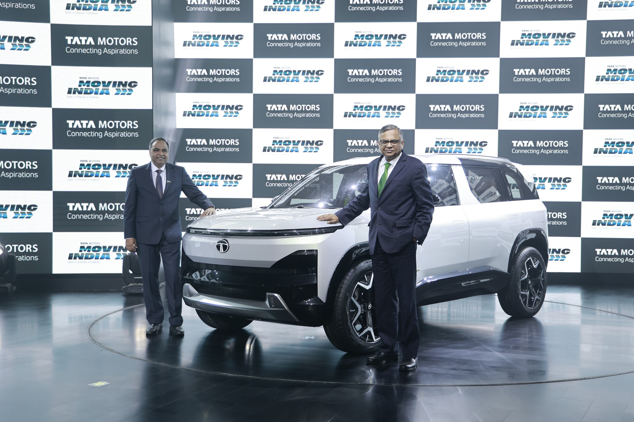 Tata Motors unveils 12 passenger vehicles including the Tata Sierra EV | Auto Expo 2023 Tata Motors unveils 12 passenger vehicles including the Tata Sierra EV | Auto Expo 2023