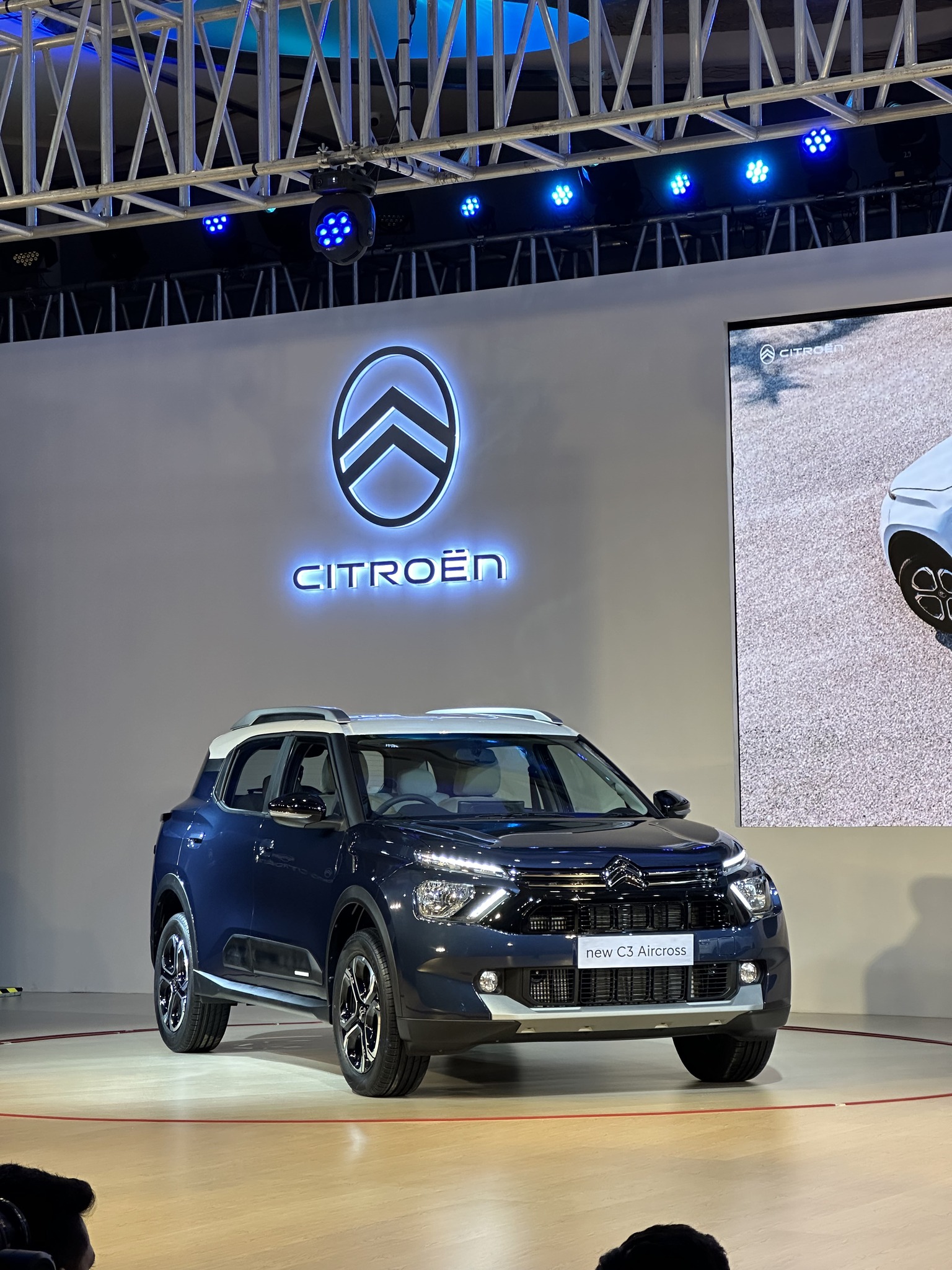 Citroen C3 Aircross SUV makes global debut Citroen C3 Aircross SUV makes global debut