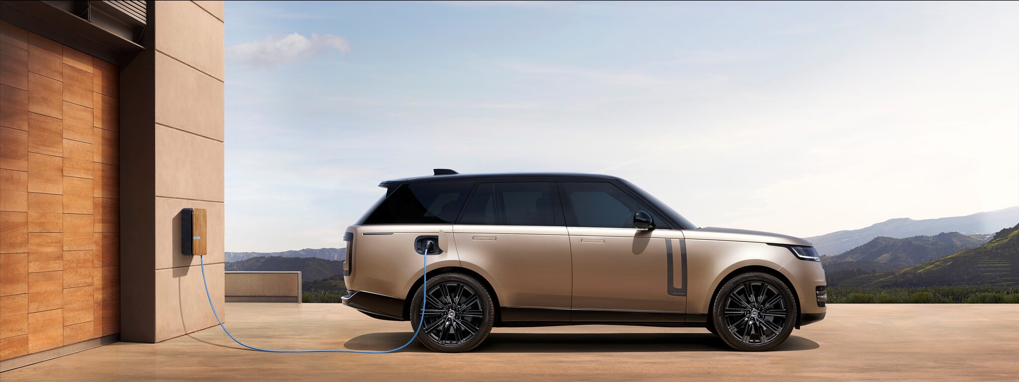 JLR plans an electric future with massive £15 billion investment JLR plans an electric future with massive £15 billion investment